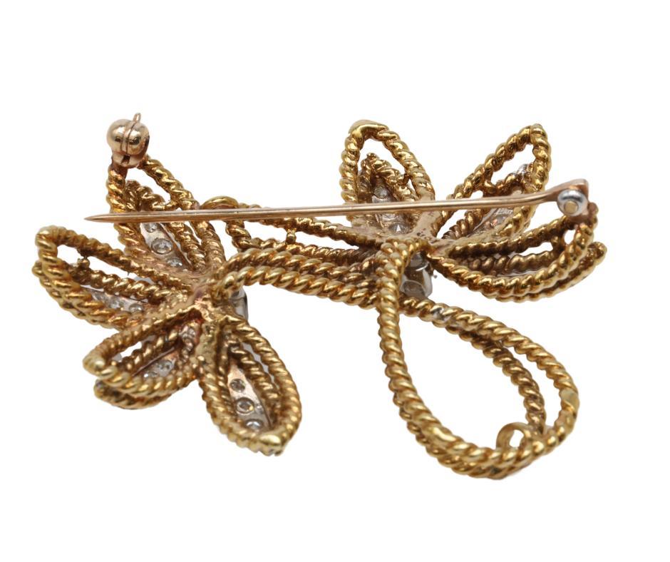 Broche Retro Diseño Floral Oro Amarillo 18k y Diamantes en Excelente estado para la venta en Tampa, FL