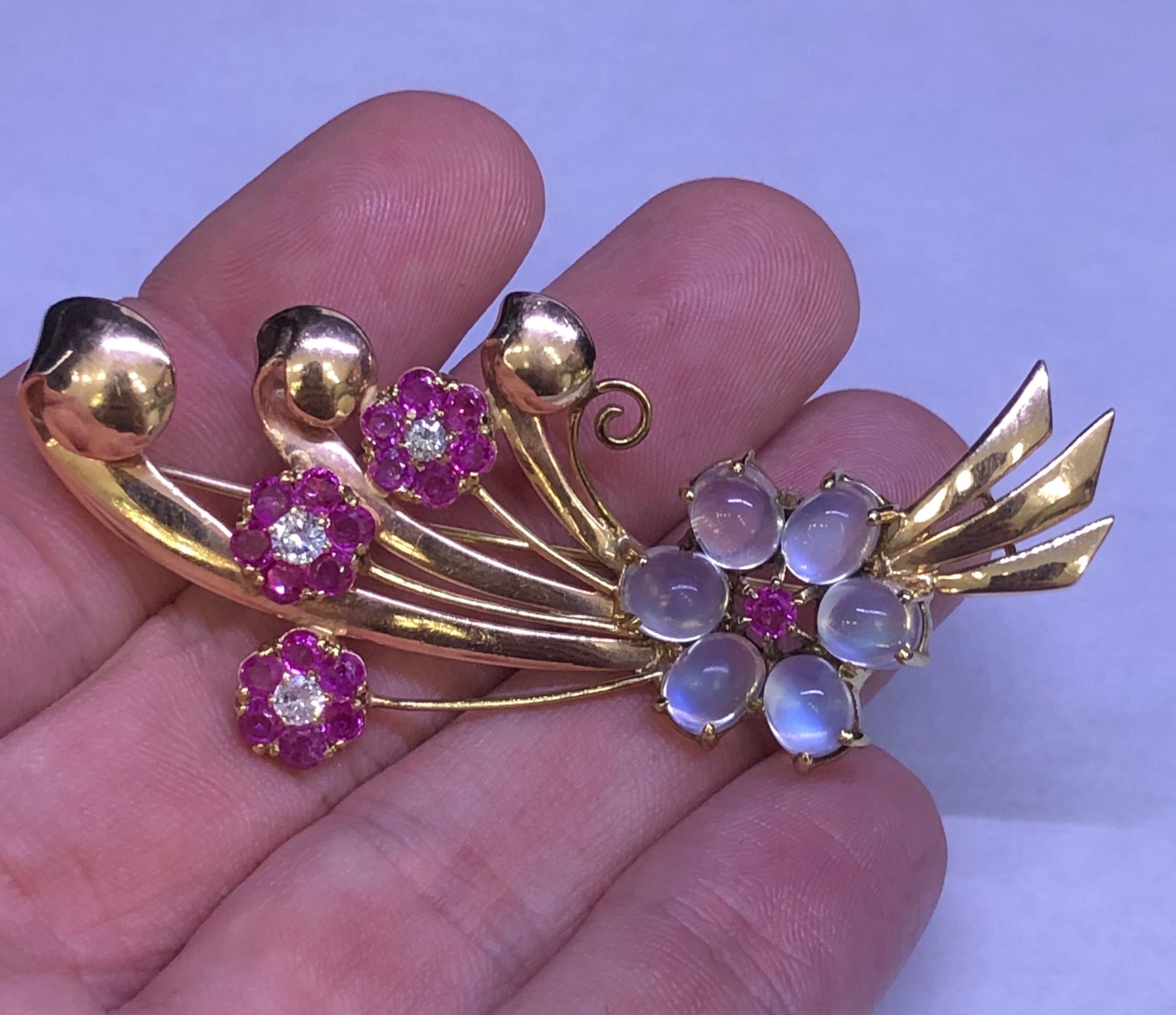 Broche Retro Floral Spray Diamante Rubí y Piedras Luna 14k Corte redondo en venta