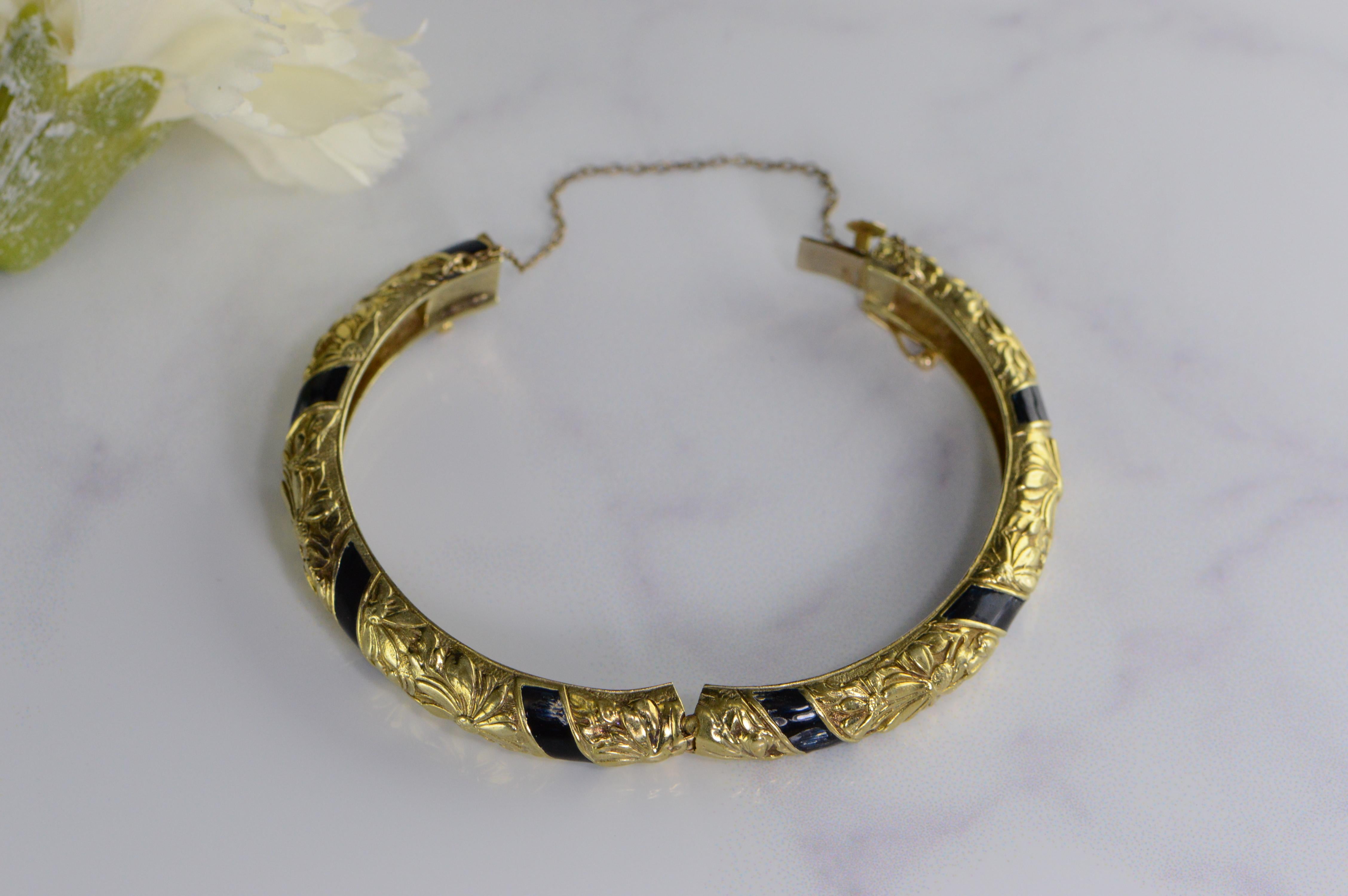 Women's Retro Flower Onyx Bangle Gold Bracelet