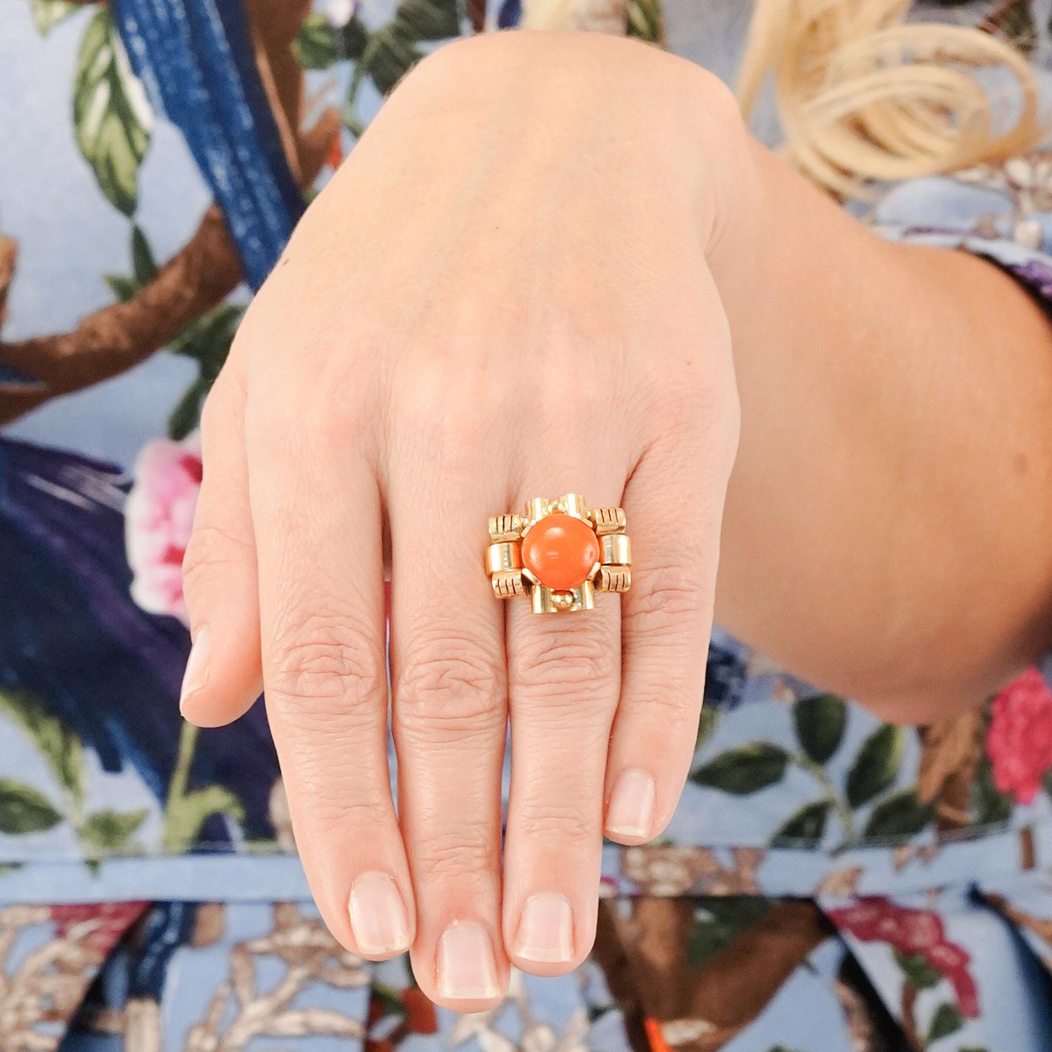 Anello di corallo retrò anni '40 In condizioni ottime in vendita a Litchfield, CT