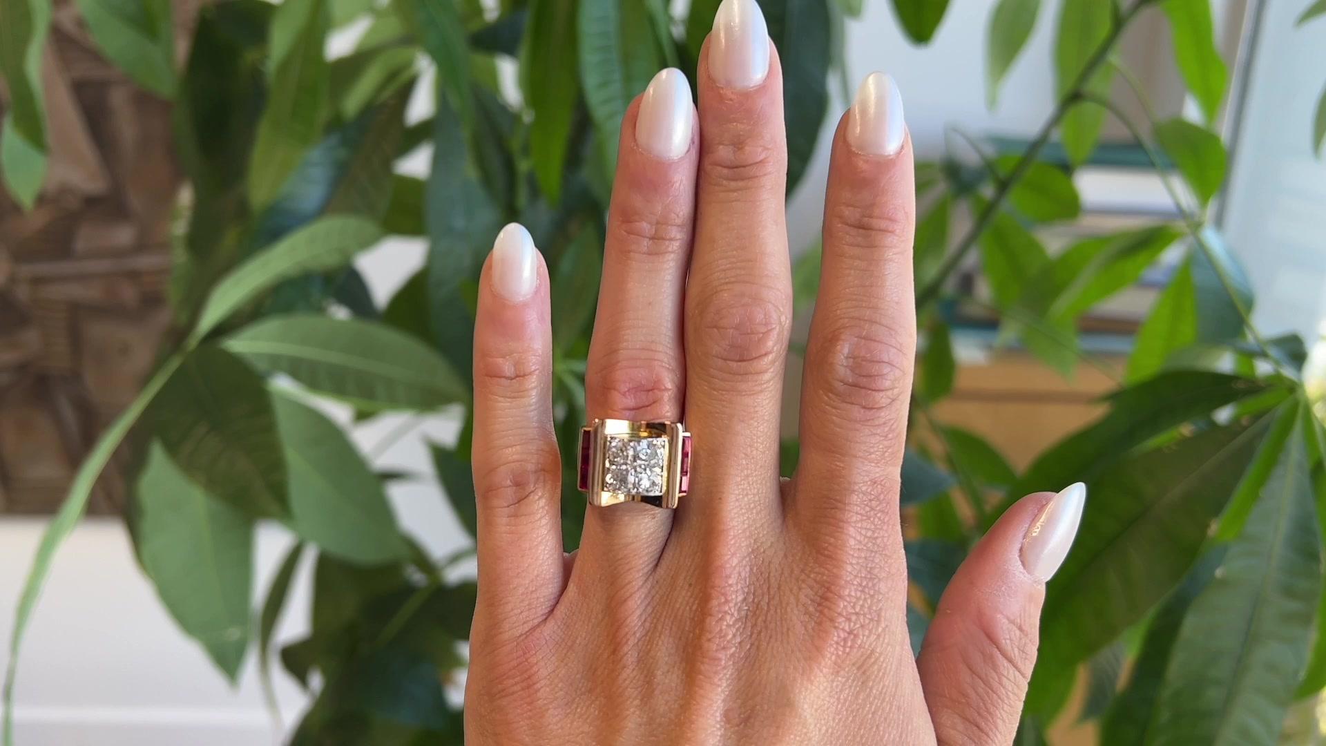 Retro French 1.70 Carats Old European Cut Diamonds Ruby 18 Karat Gold Tank Ring In Excellent Condition In Beverly Hills, CA