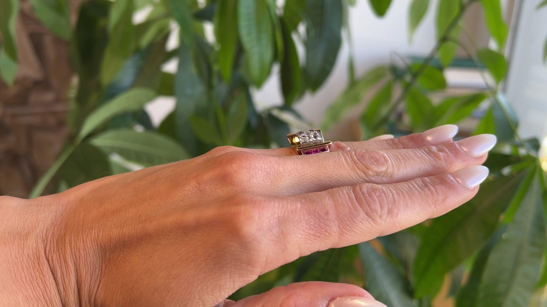 Women's or Men's Retro French 1.70 Carats Old European Cut Diamonds Ruby 18 Karat Gold Tank Ring