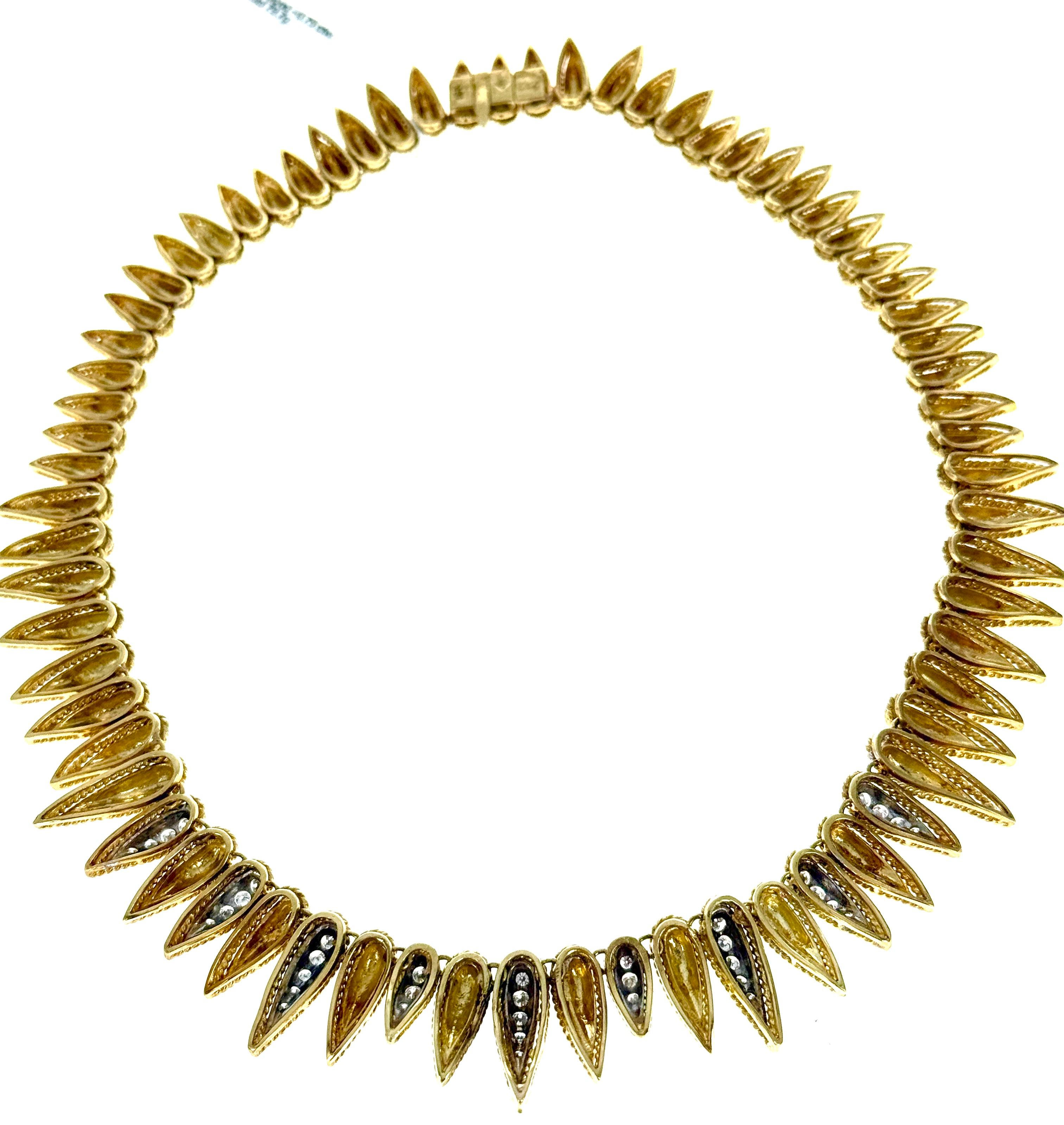 Collier ras du cou rétro français en or jaune 18K et diamants à feuilles en vente 4