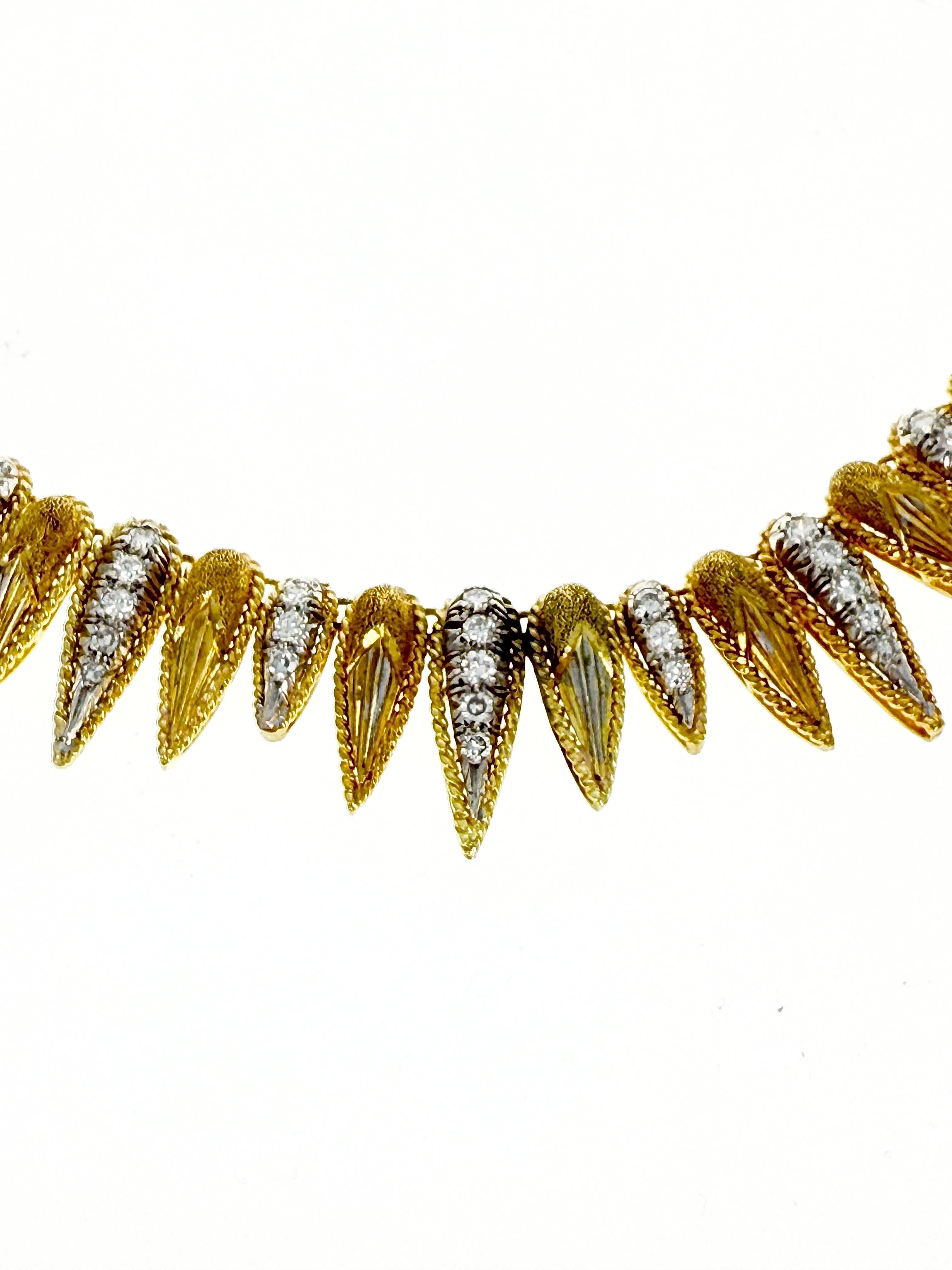 Collier ras du cou rétro français en or jaune 18K et diamants à feuilles en vente 3