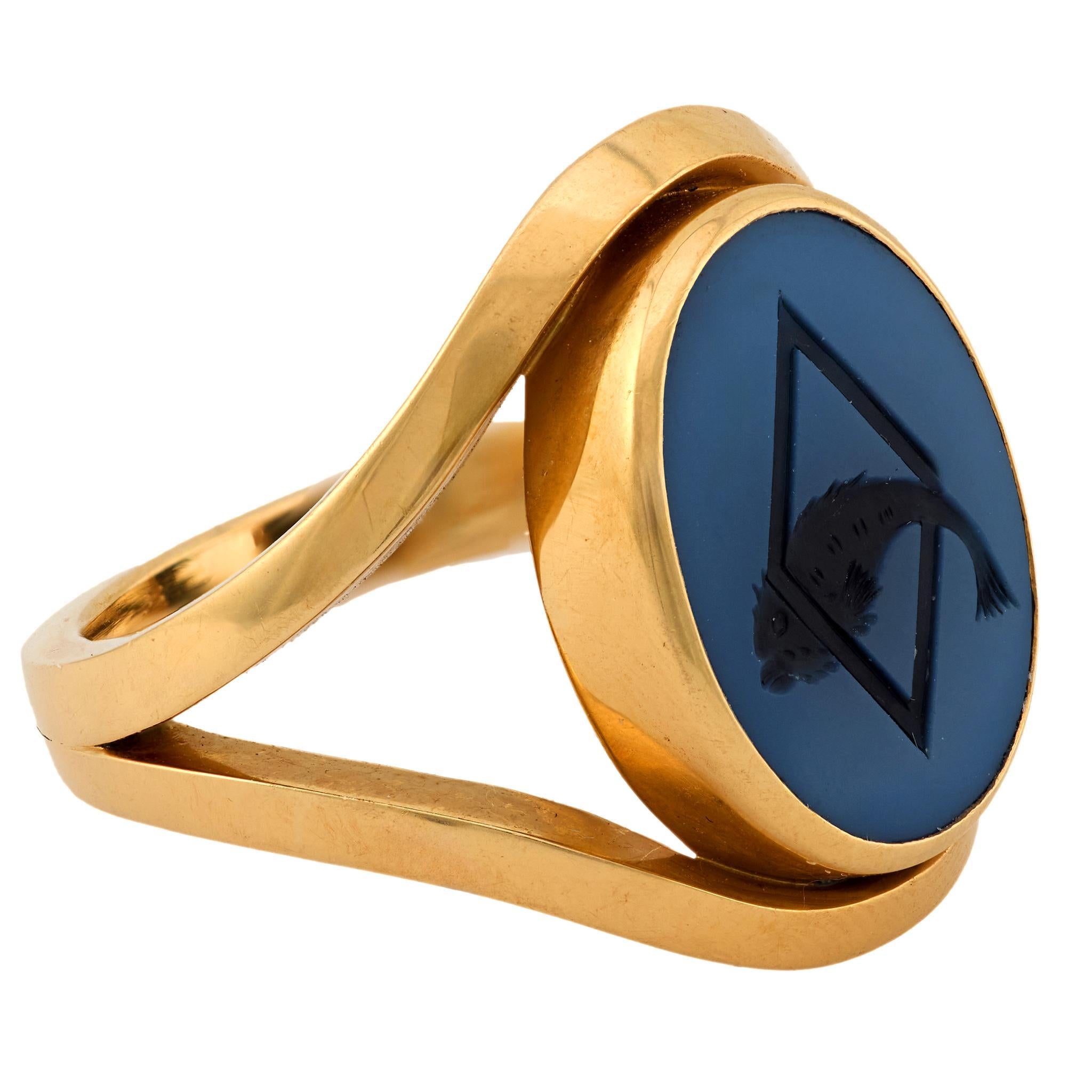 Anillo retro francés de oro amarillo de 18 quilates con ichthus calcográfico Retro en venta
