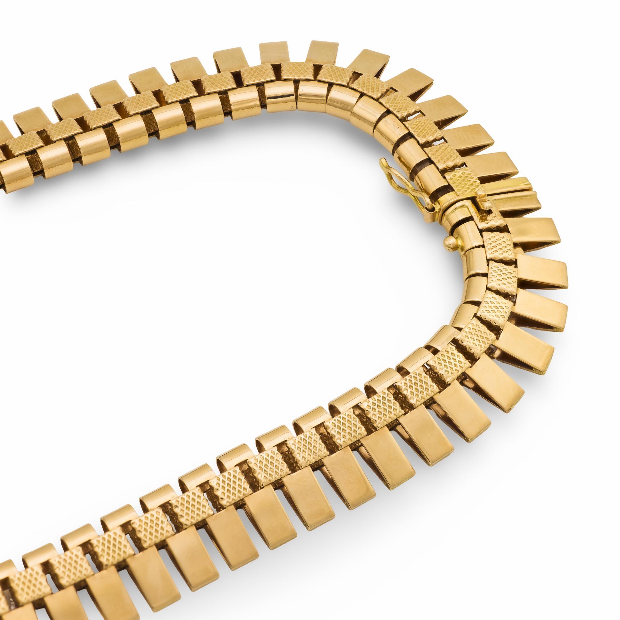 Rétro Collier rétro français en or jaune 18k en vente