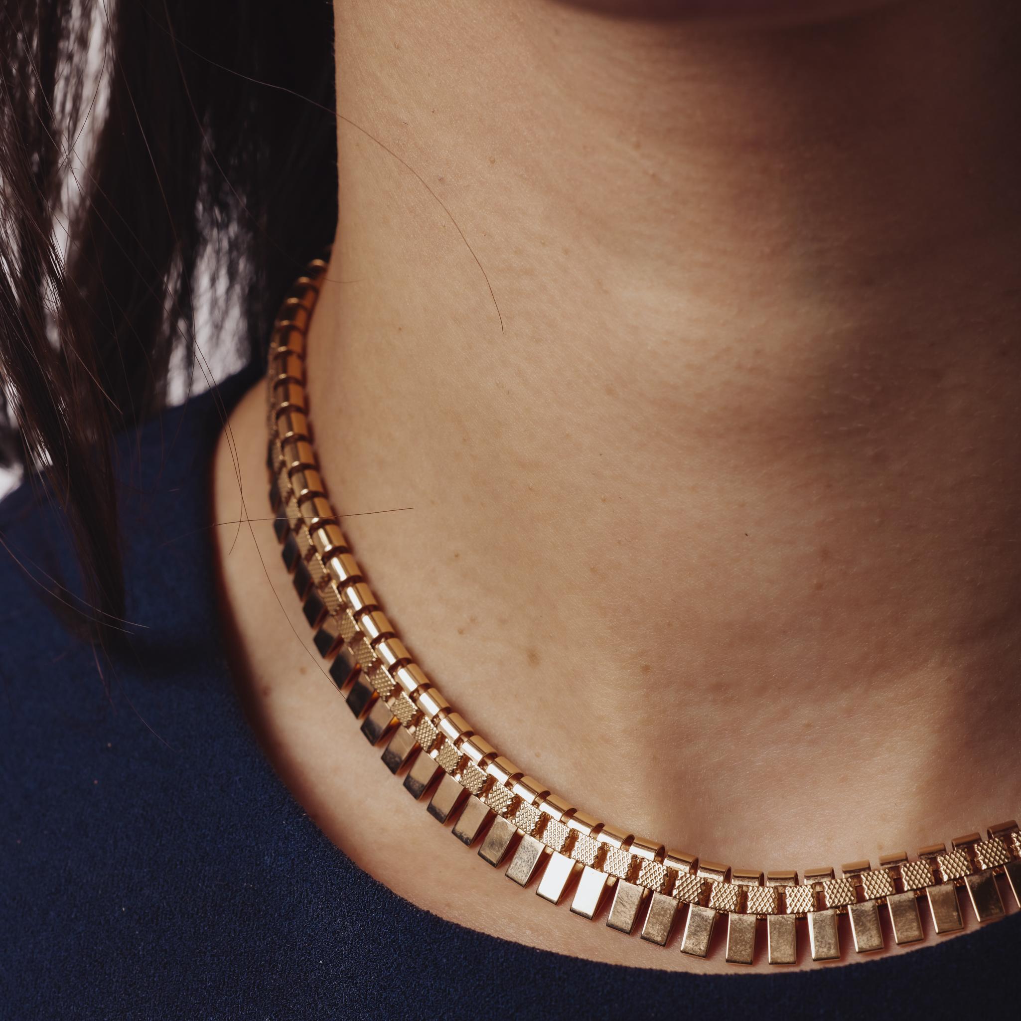Collier rétro français en or jaune 18k en vente 1