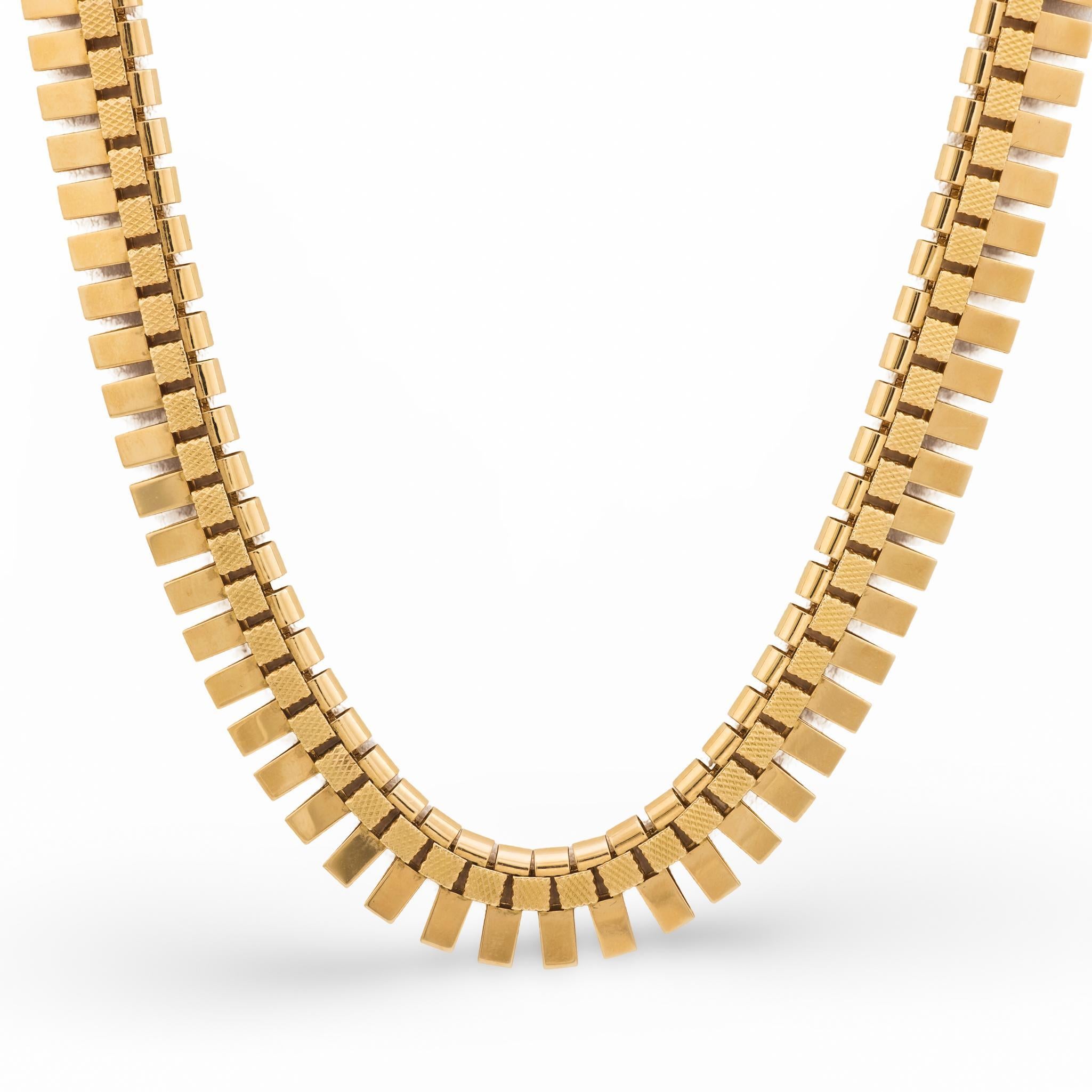 Collier rétro français en or jaune 18k en vente