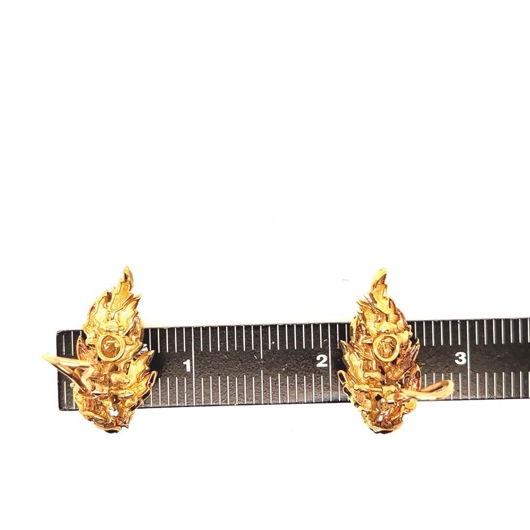 Retro French 6.04 Carat Natural Diamond and Gold Bracelet Earring Set Circa 1960 In Good Condition For Sale In Los Angeles, CA