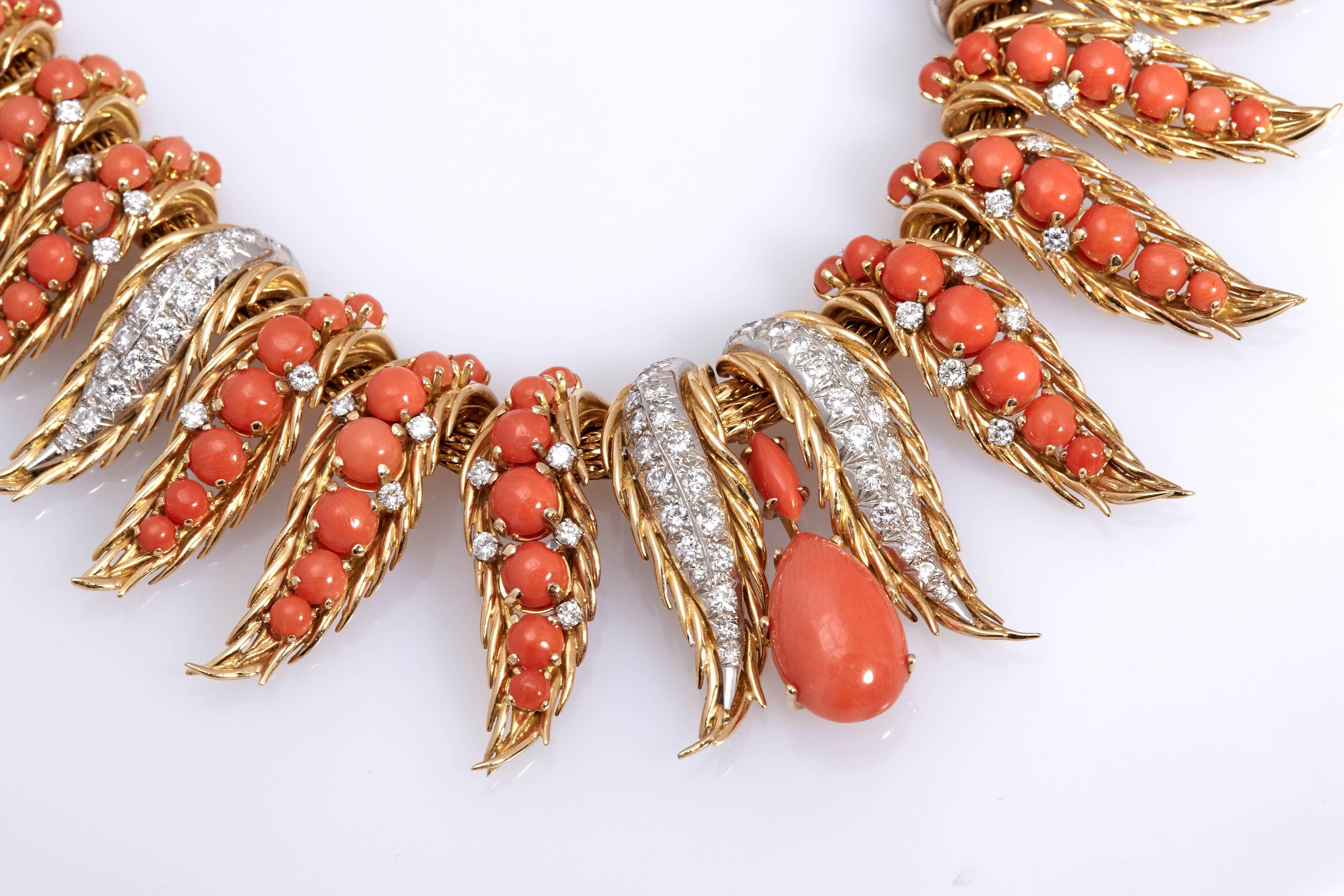 A Retro necklace in 18kt yellow gold with corals and diamonds. Made in France, circa 1950s.