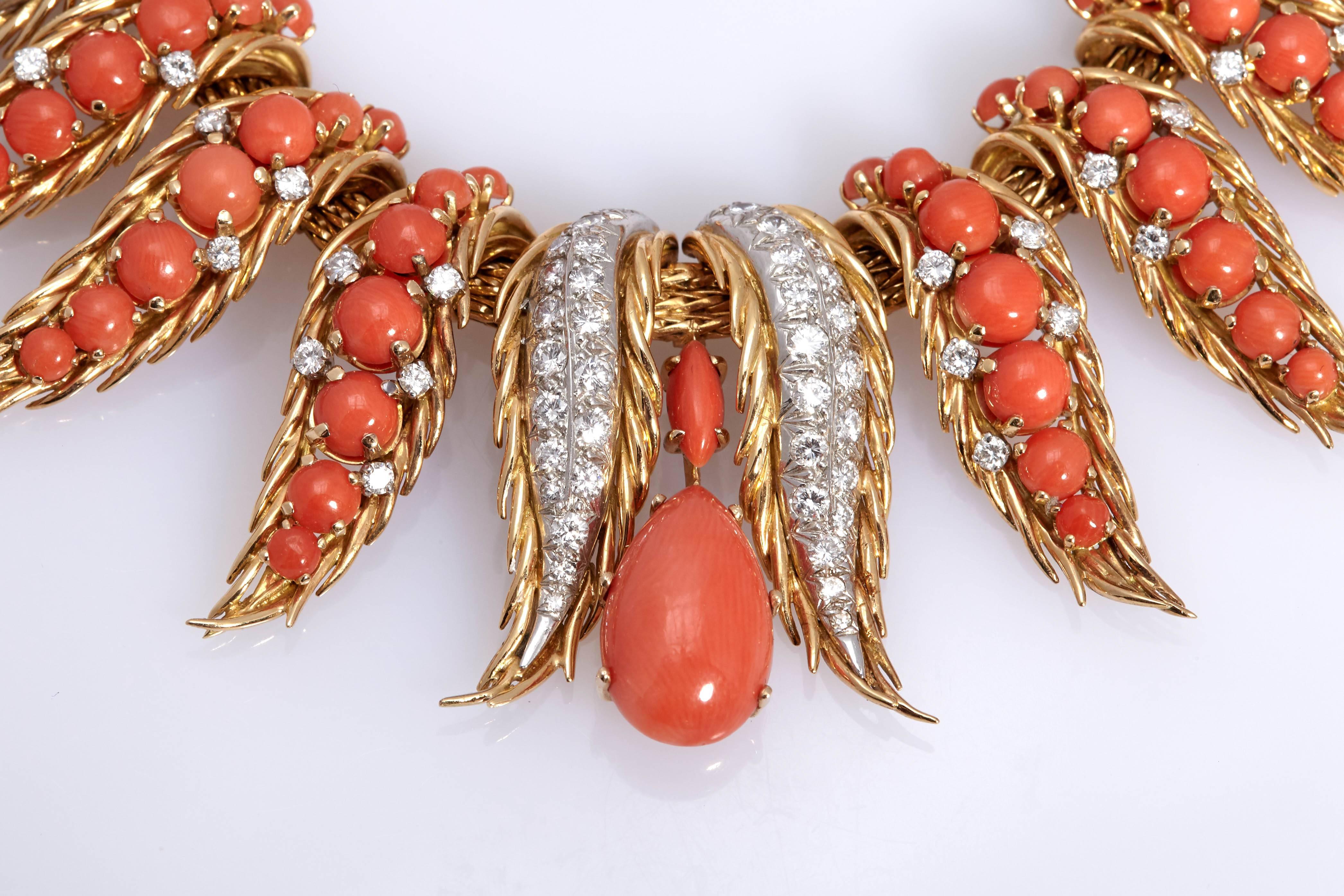 Women's Retro French Coral Diamond Necklace