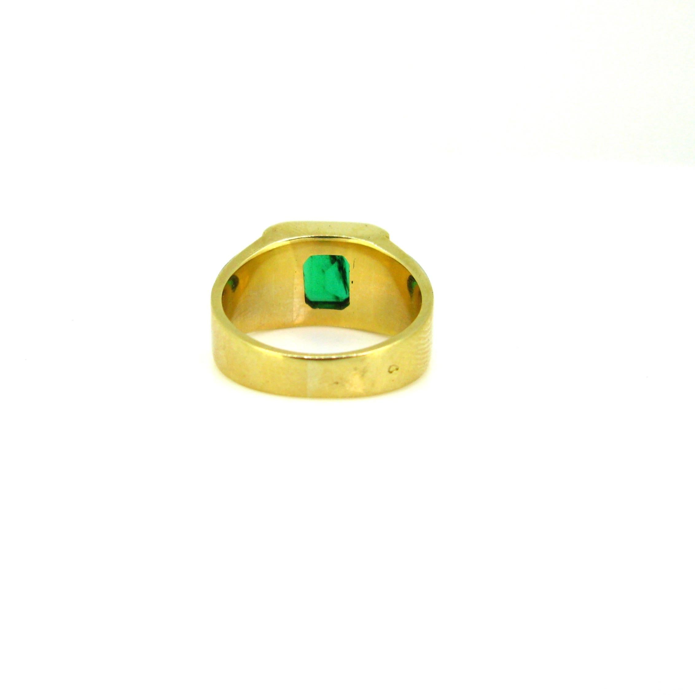 Retro French Emerald Yellow Gold Platinum Bold Tank Cocktail Ring In Good Condition In London, GB
