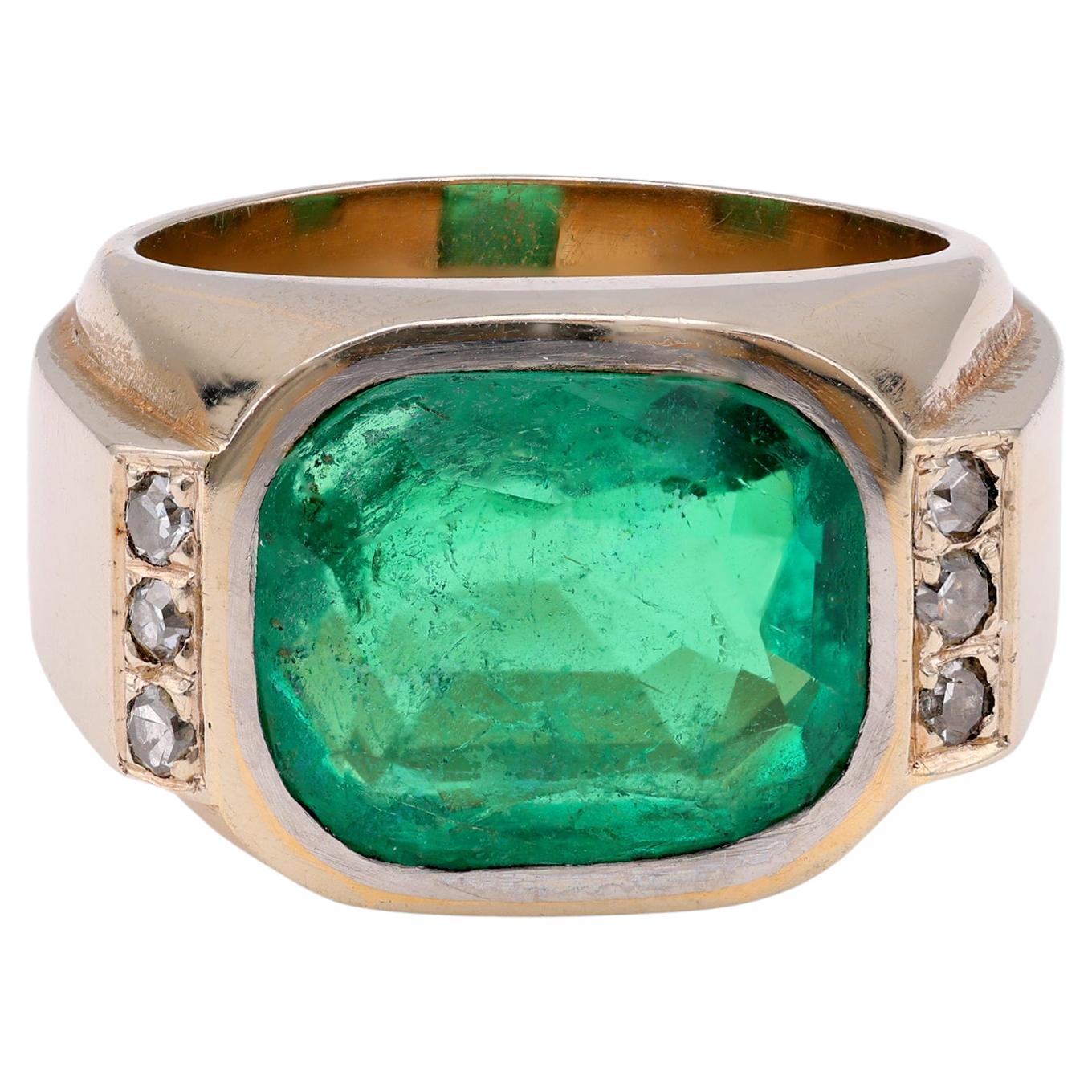 Retro French GIA Colombian Emerald 18k Yellow Gold Ring For Sale