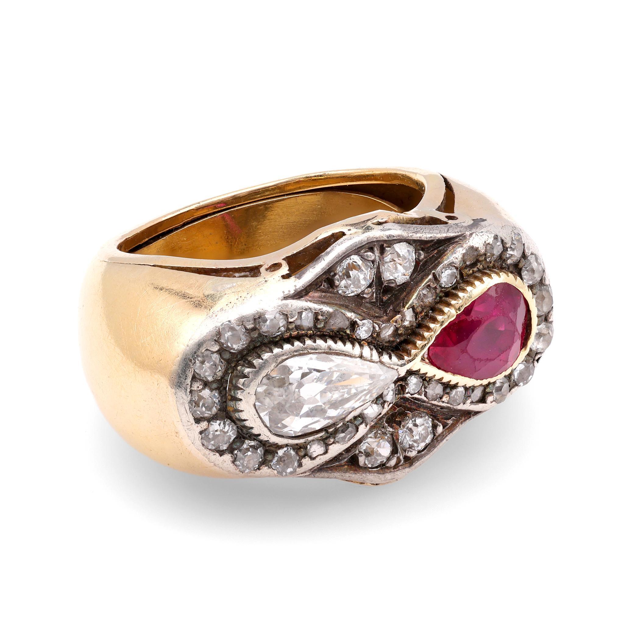Retro Französischer Rubin-Diamant-Ring aus 18 Karat Gelbgold mit zwei Steinen (Tropfenschliff)