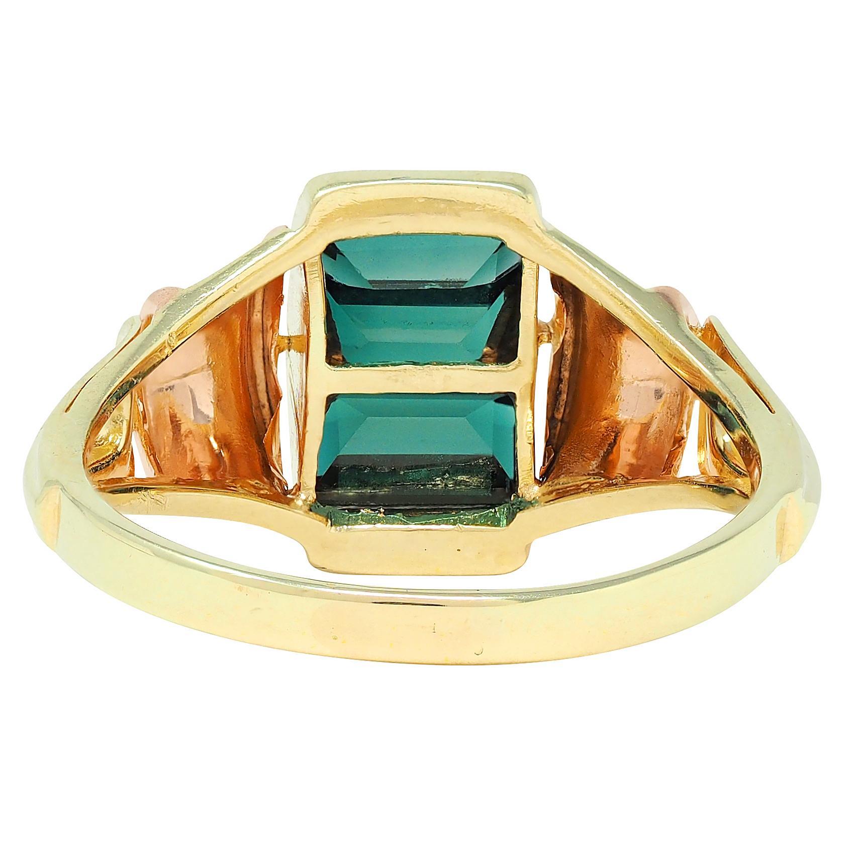 Retro French Tourmaline 14 Karat Two-Tone Gold Domed Vintage Tank Ring In Excellent Condition For Sale In Philadelphia, PA