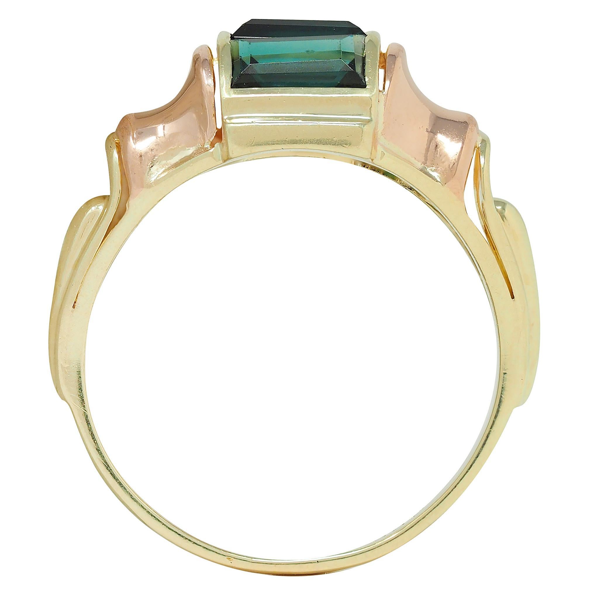 Retro French Tourmaline 14 Karat Two-Tone Gold Domed Vintage Tank Ring For Sale 1