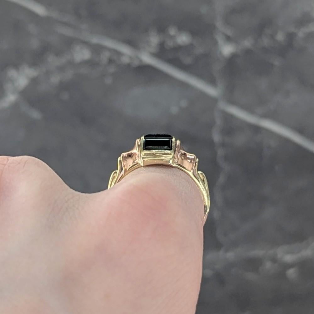 Retro French Tourmaline 14 Karat Two-Tone Gold Domed Vintage Tank Ring For Sale 2