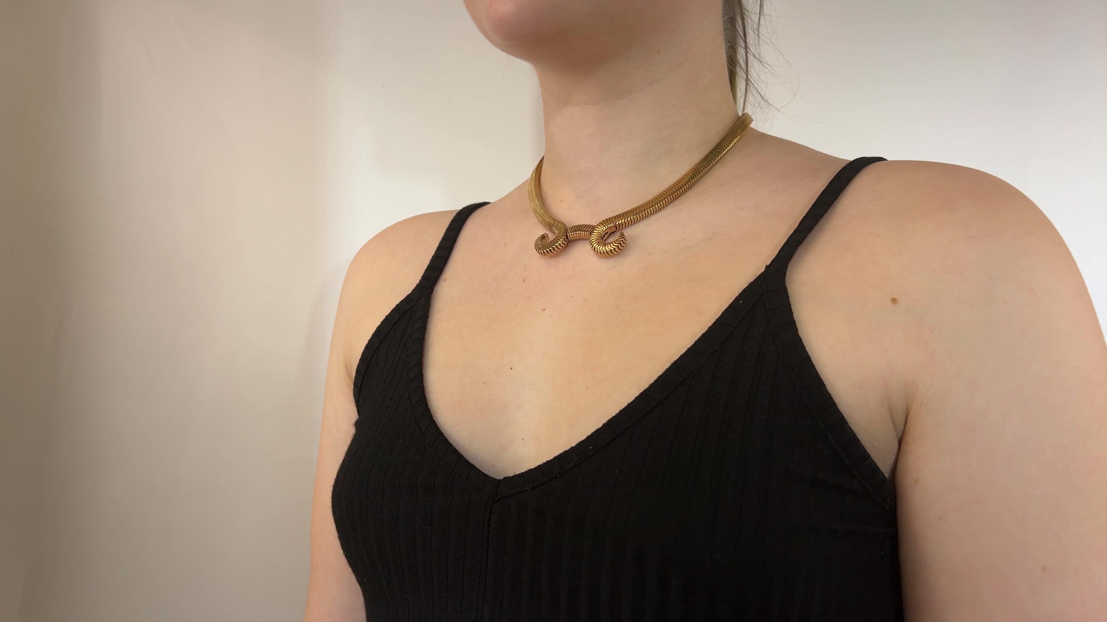 Retro French Tubogas 18 Karat Gold Necklace In Excellent Condition In Beverly Hills, CA
