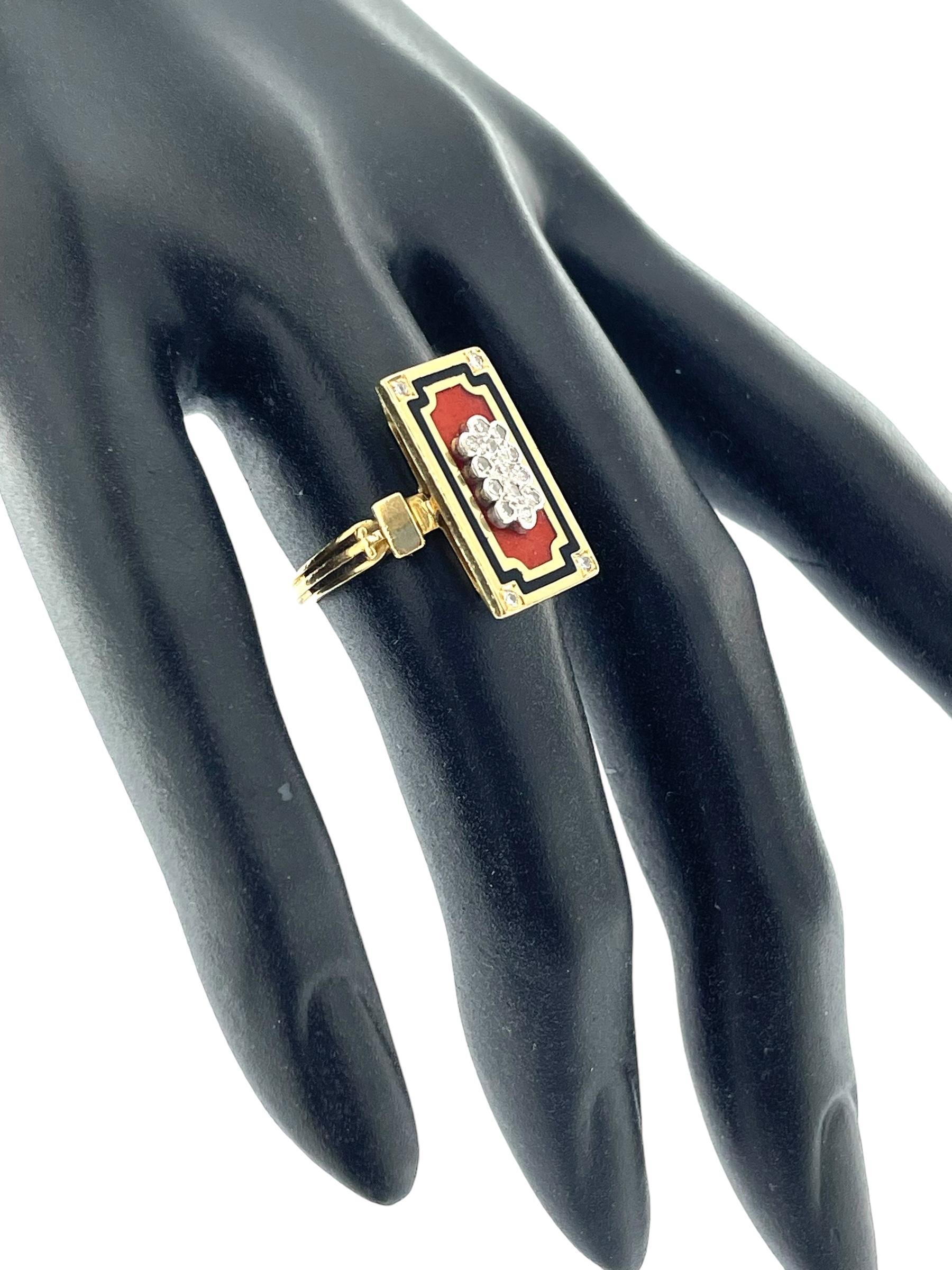 Retro French Yellow and White Gold Ring with Enamel and Diamonds For Sale 3