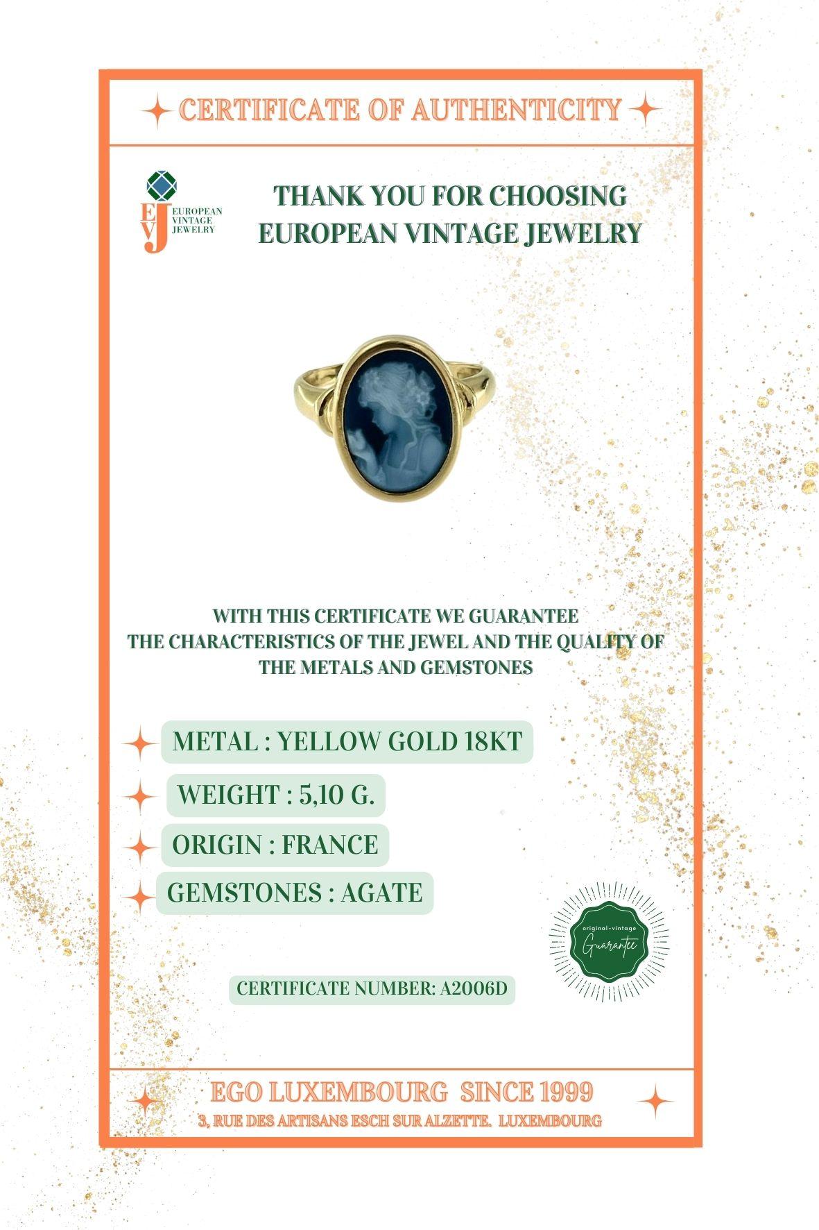 Retro French Yellow Gold Ring with Agate Cameo For Sale 4