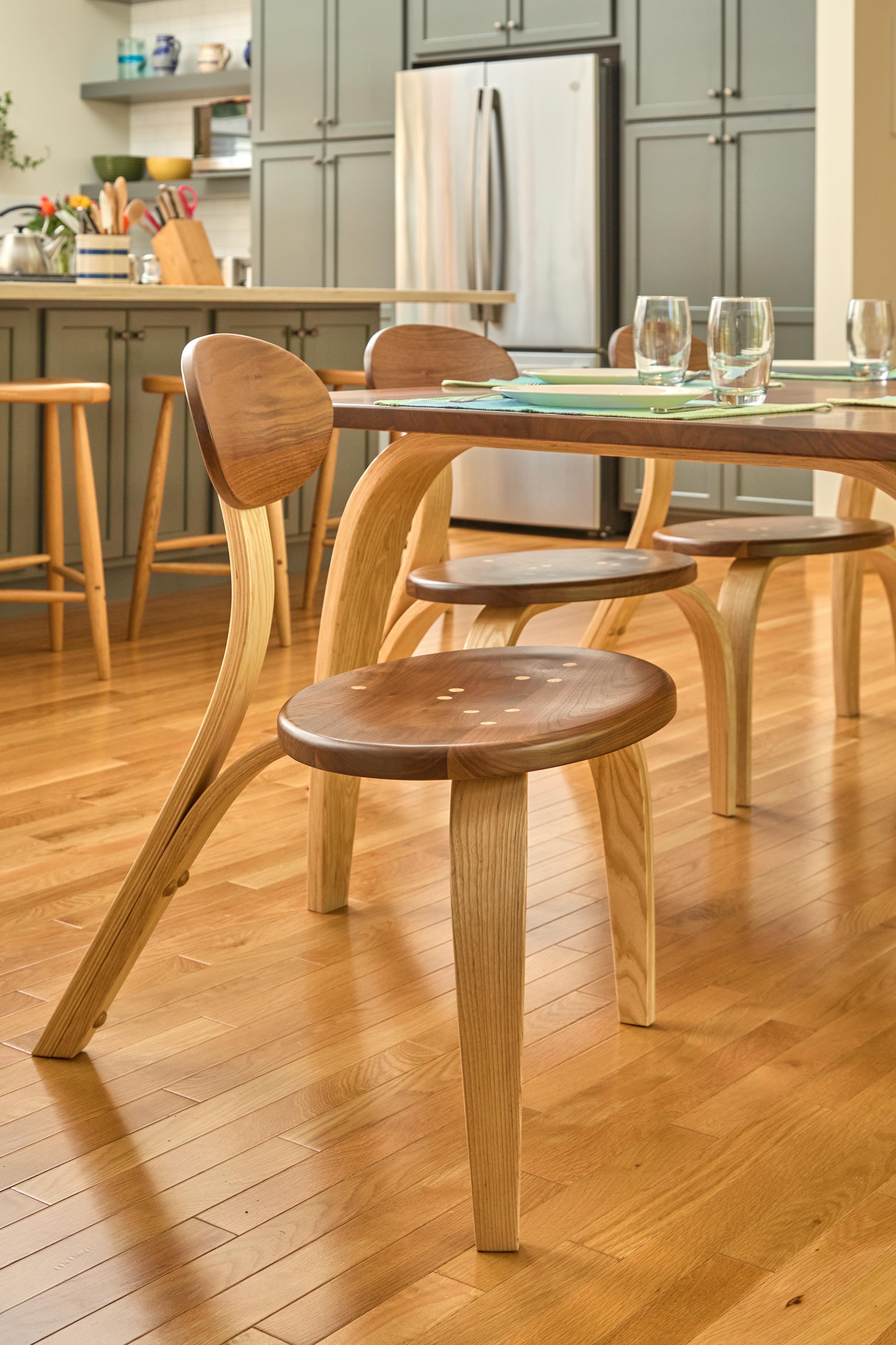 Sedia da pranzo retrò futurista Jetsons in noce e frassino in vendita 4