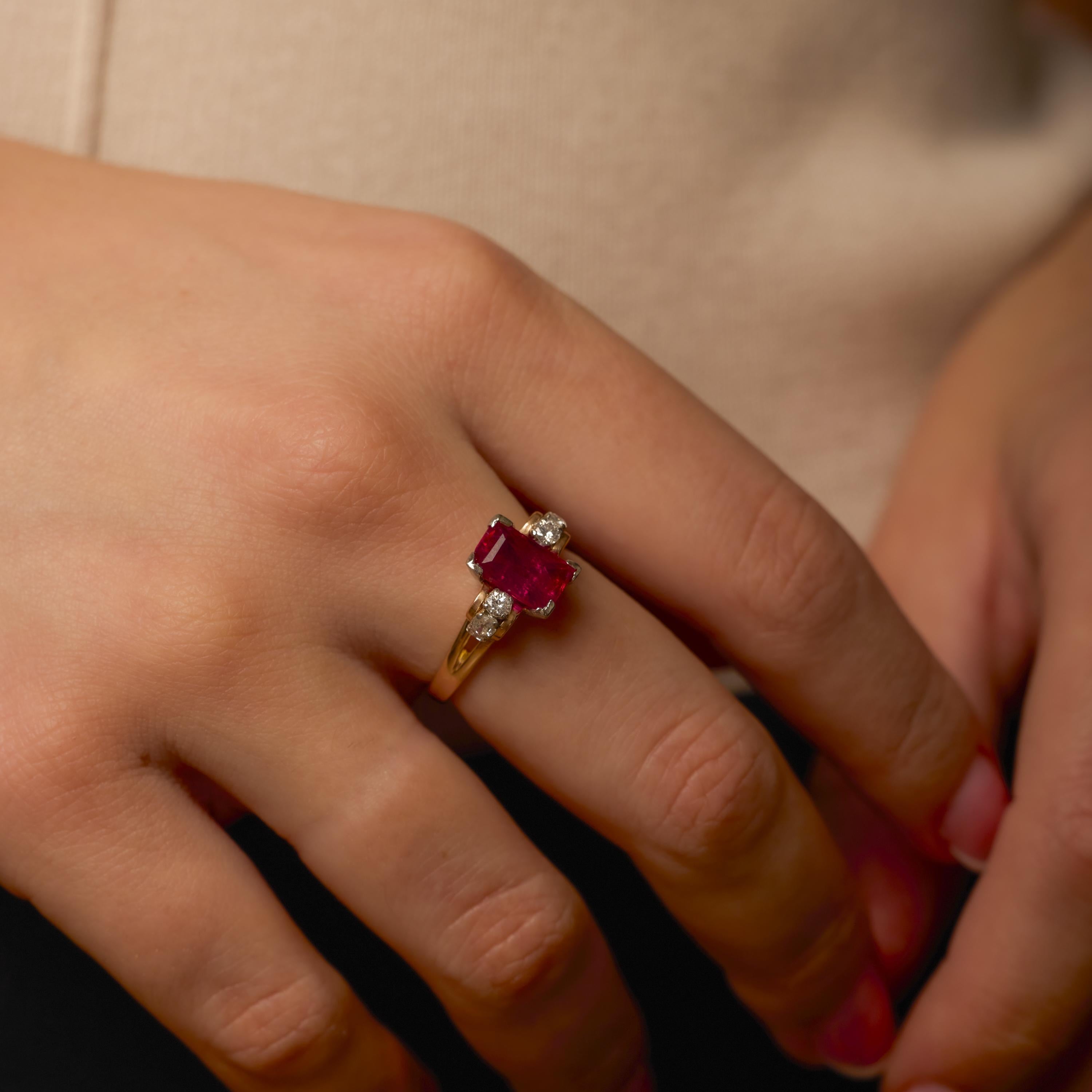 Retro GIA 2.22 carat no heat ruby diamond 18k ring In Good Condition For Sale In Beverly Hills, CA