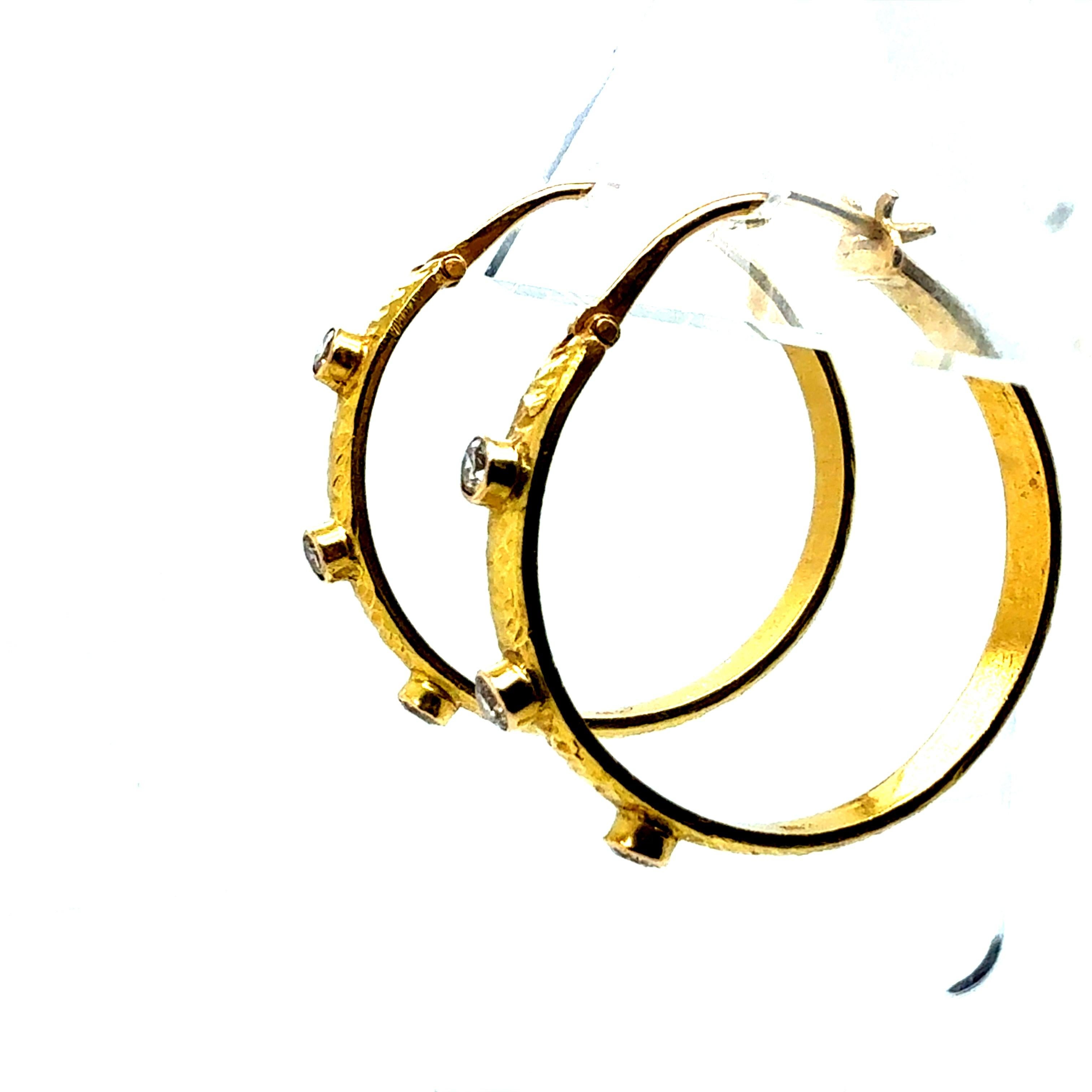 Women's Retro Gold 0.30 Carat Natural Colorless Diamond Hammered Hoop Earrings For Sale