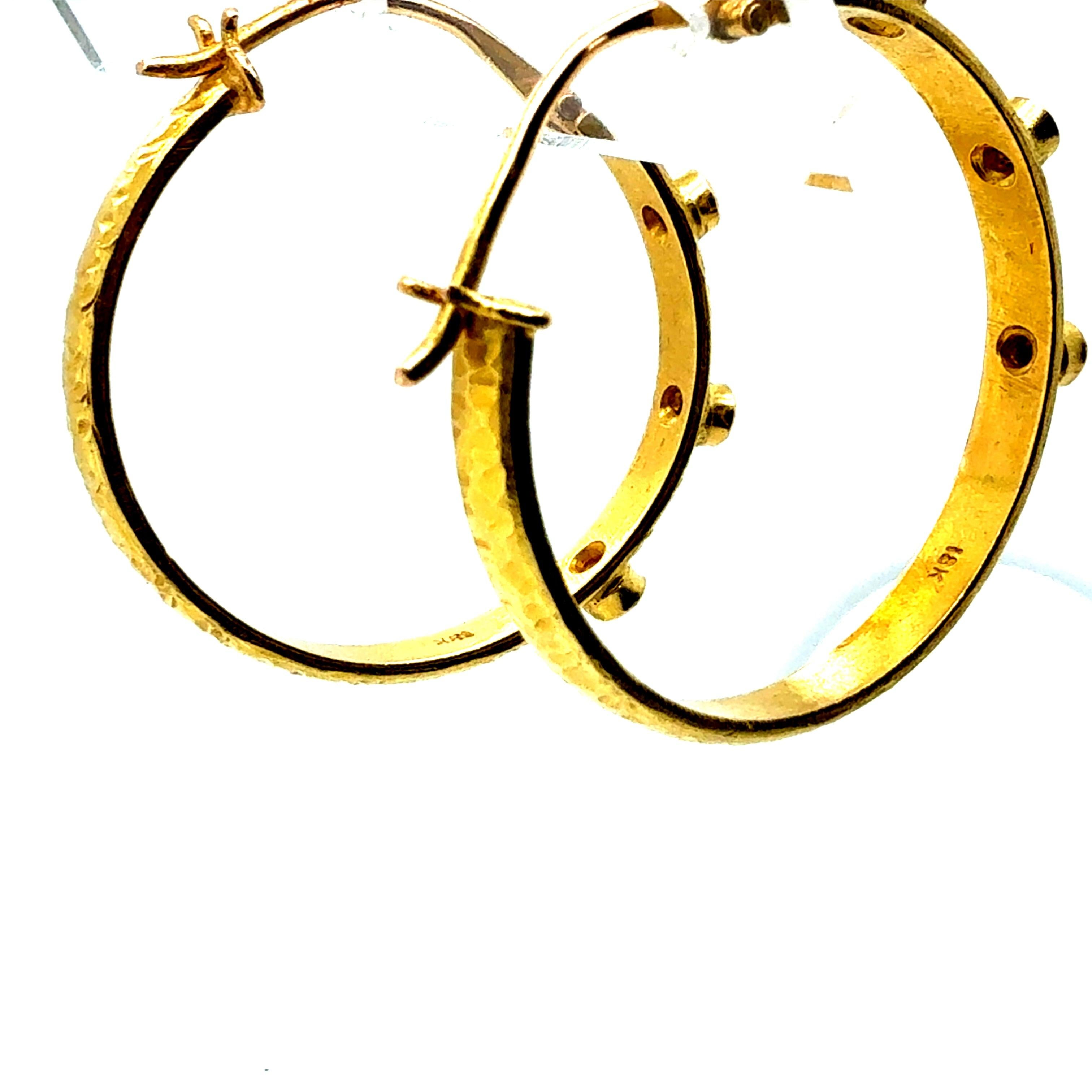 Retro Gold 0.30 Carat Natural Colorless Diamond Hammered Hoop Earrings For Sale 1