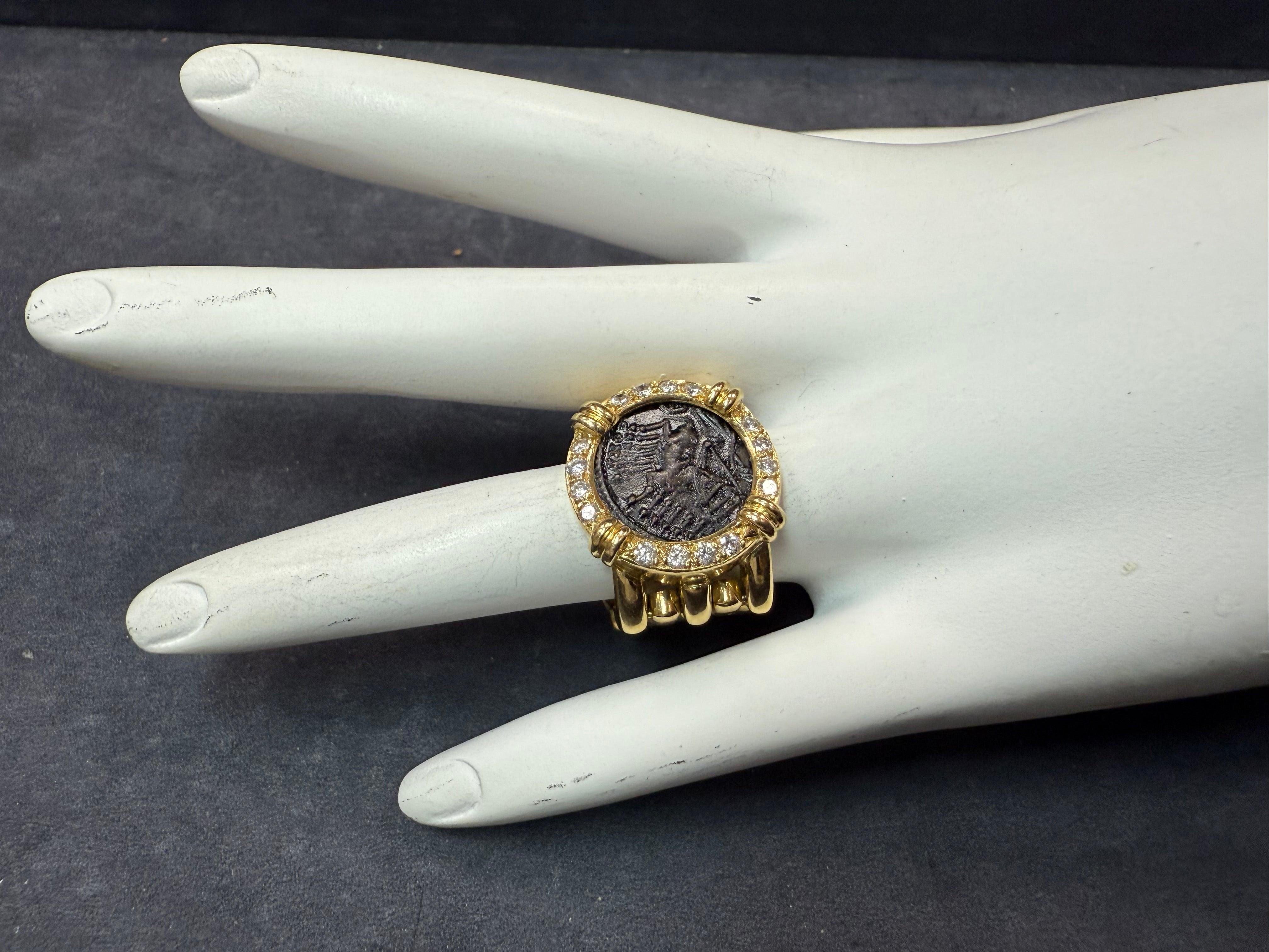 Taglio rotondo Anello flessibile in oro retrò con diamante naturale da 0,5 carati e moneta antica in vendita