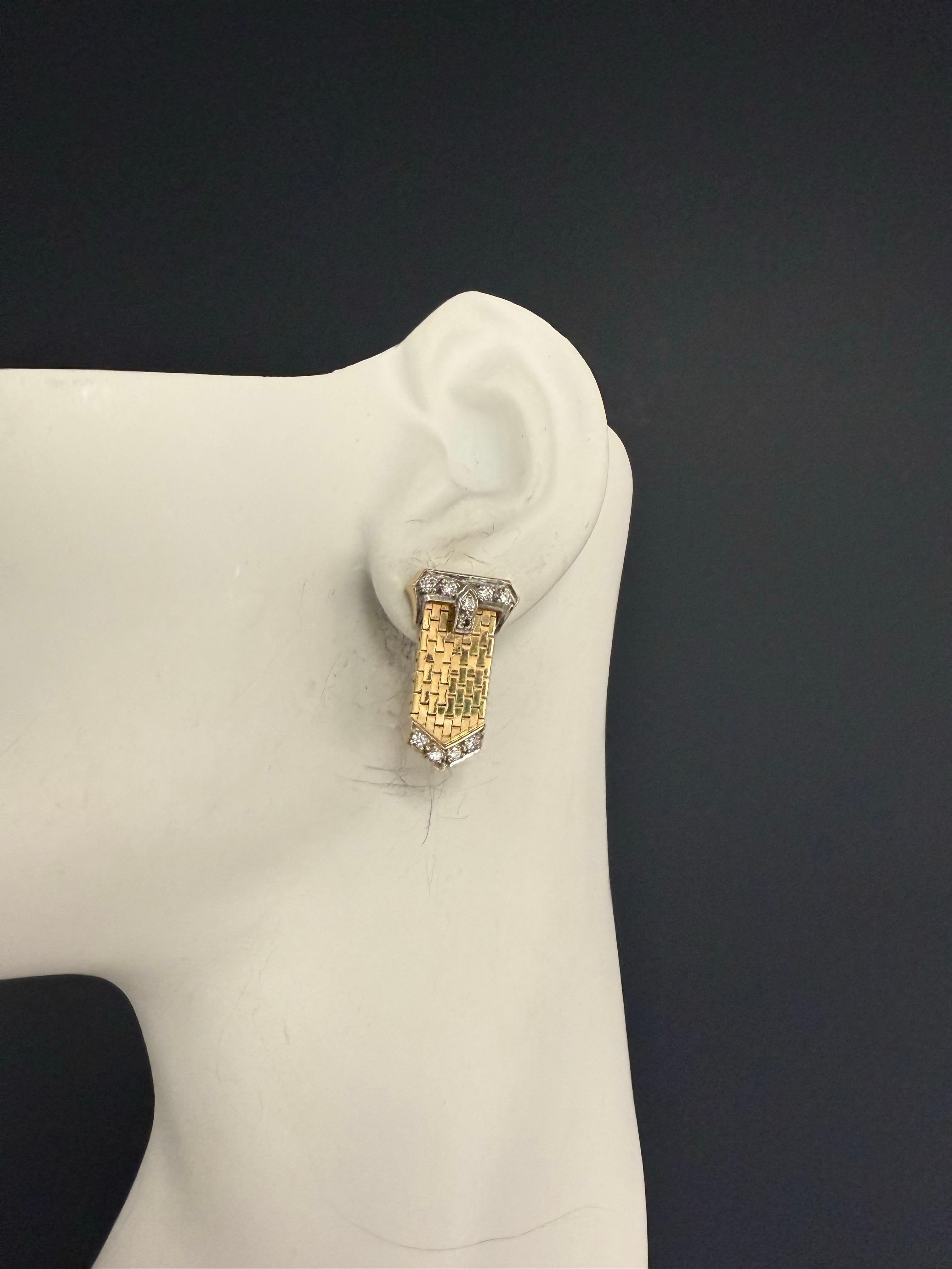 Orecchini con fibbia in oro retrò con diamanti naturali da 0,60 carati Circa 1980 in vendita 1