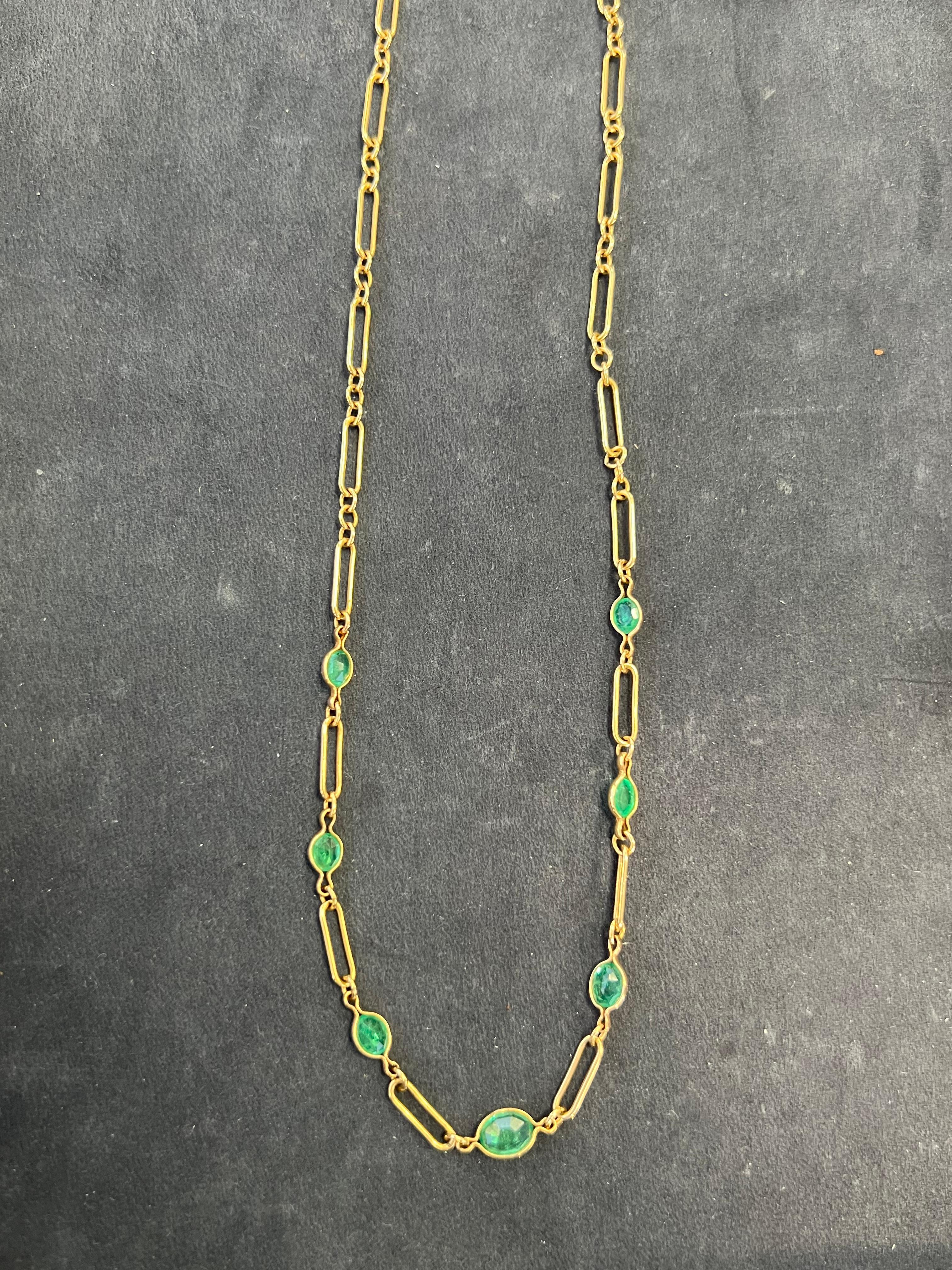 Retro Gold 1 Carat Natural Green Oval Emerald Necklace, Circa 1970 2