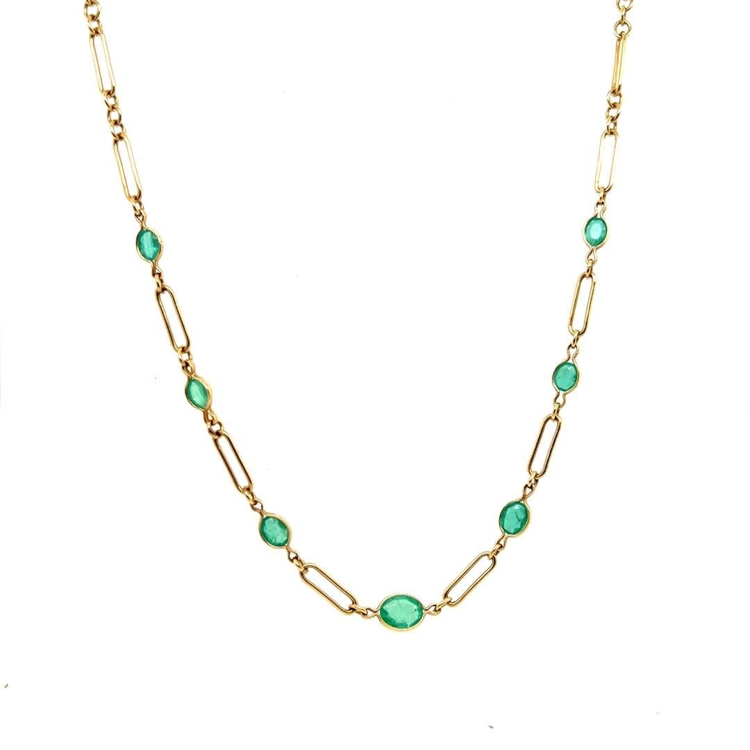 Retro Gold 1 Carat Natural Green Oval Emerald Necklace, Circa 1970 3