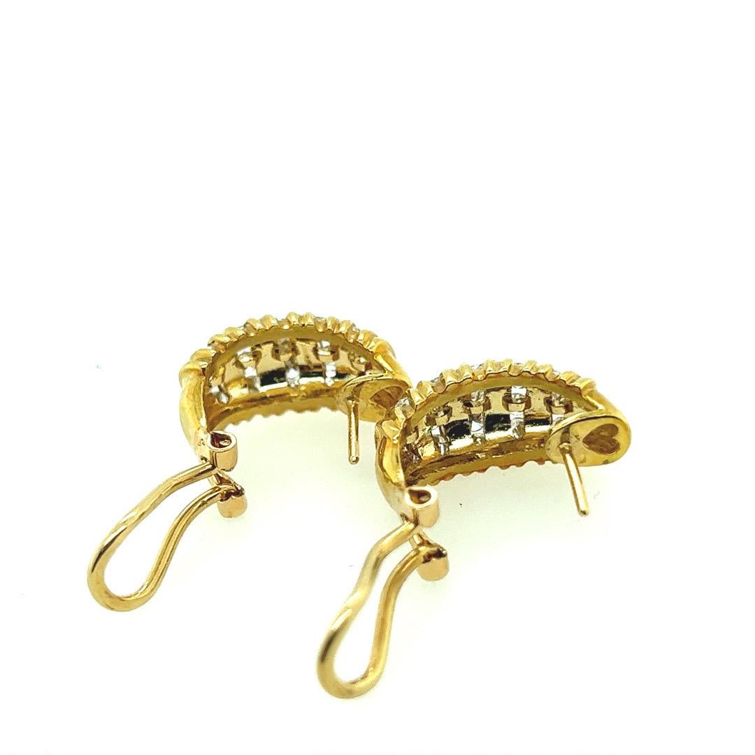 Retro Gold 1.25 Carat Natural Round Brilliant Diamond Clip Earrings Circa 1960 In Good Condition For Sale In Los Angeles, CA