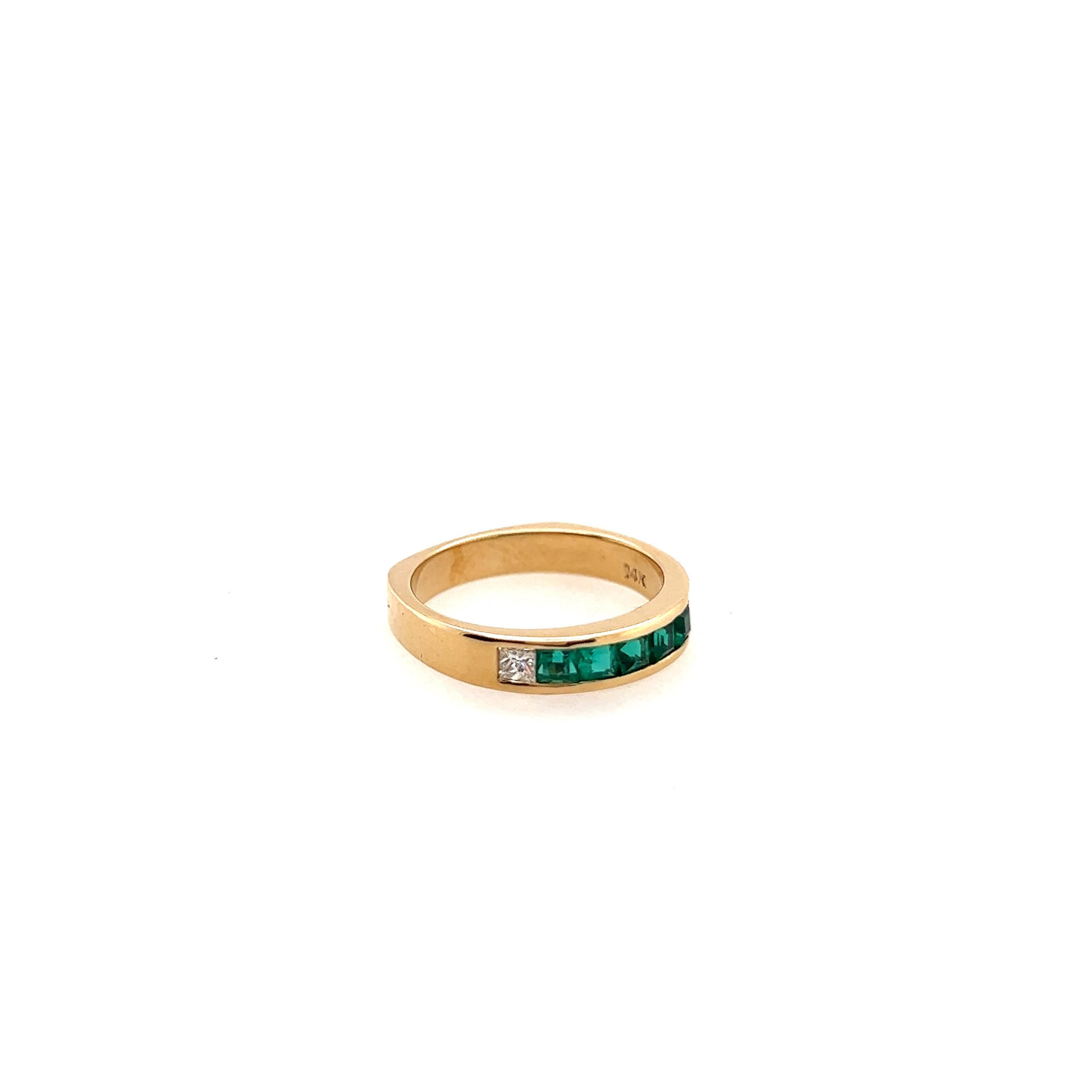 Retro Gold 1.3 Carat Natural Green Emerald and Colorless Diamond Band Circa 1980 For Sale 2