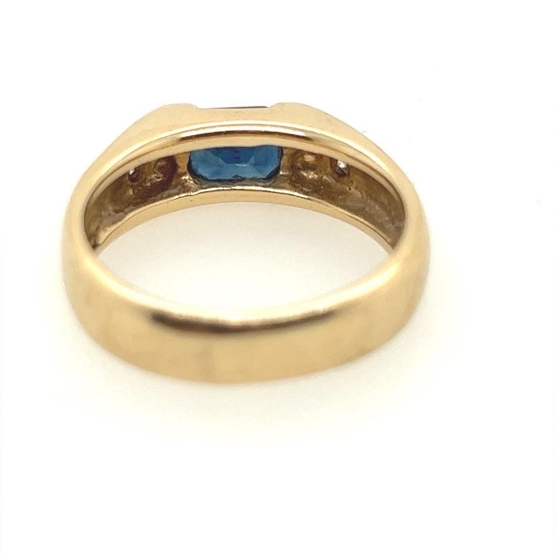 Retro Gold 1.31 Carat Natural Diamond and Blue Sapphire Cocktail Ring circa 1980 For Sale 4