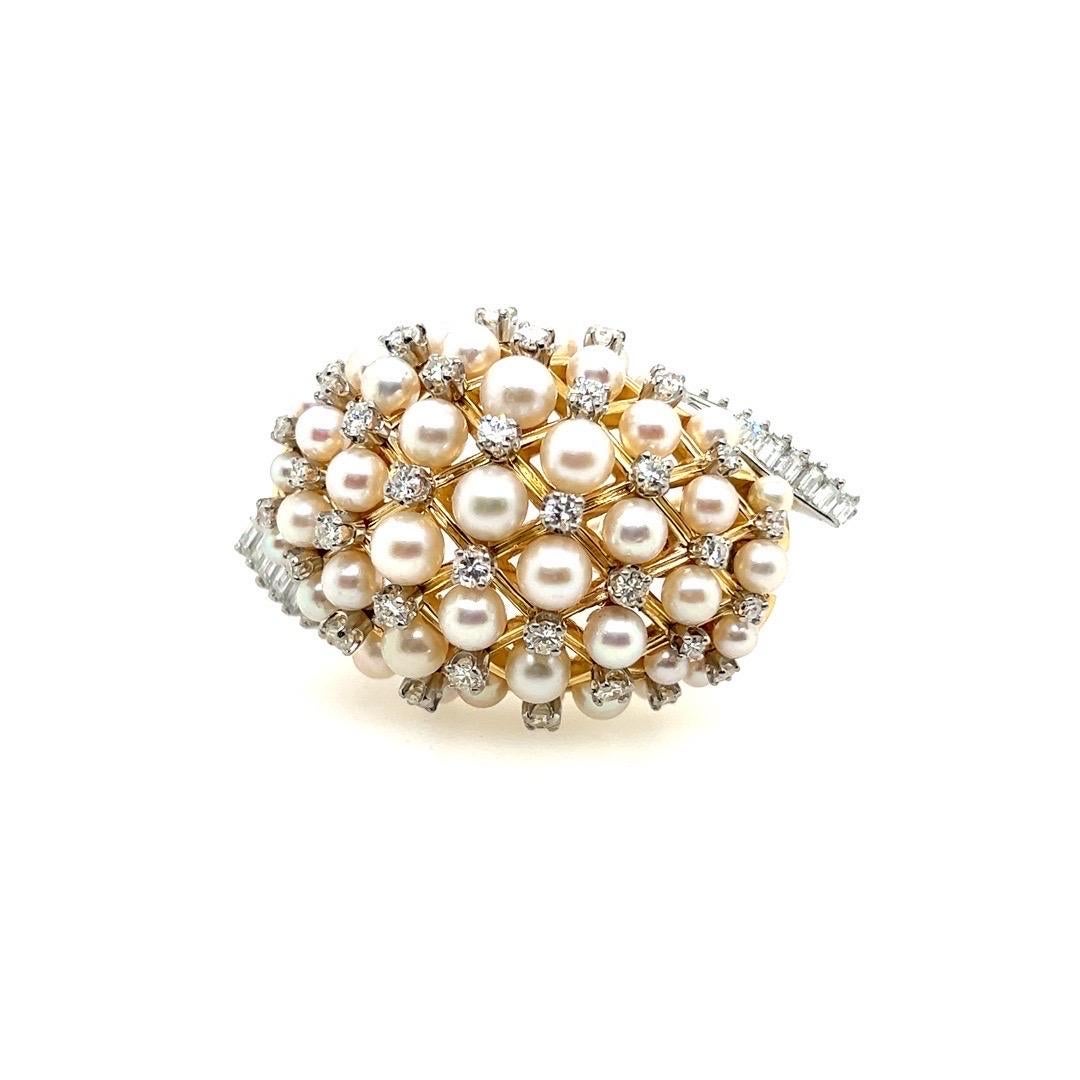 Women's Retro Gold 2.2 Carat Natural Colorless Diamond & Pearl Pendant Brooch Circa 1960 For Sale