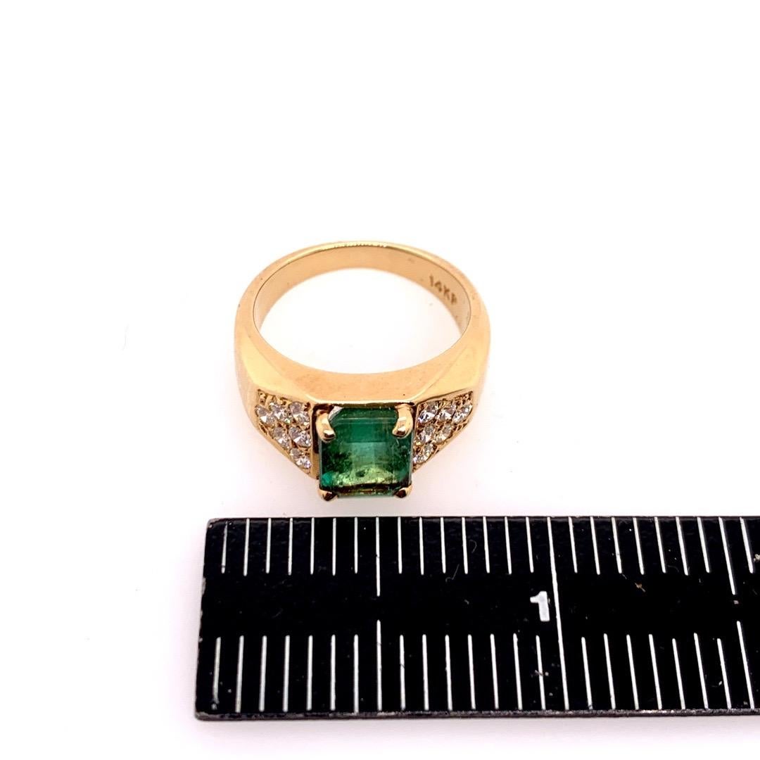 Retro Gold 2.30 Carat Cocktail Ring Natural Emerald Gem and Diamond, circa 1960 For Sale 7