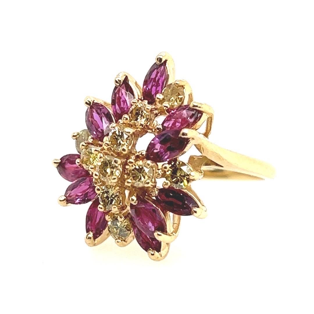 Retro Gold 2.45 Carat Natural Yellow Diamond & Red Ruby Cocktail Ring circa 1950 For Sale 4