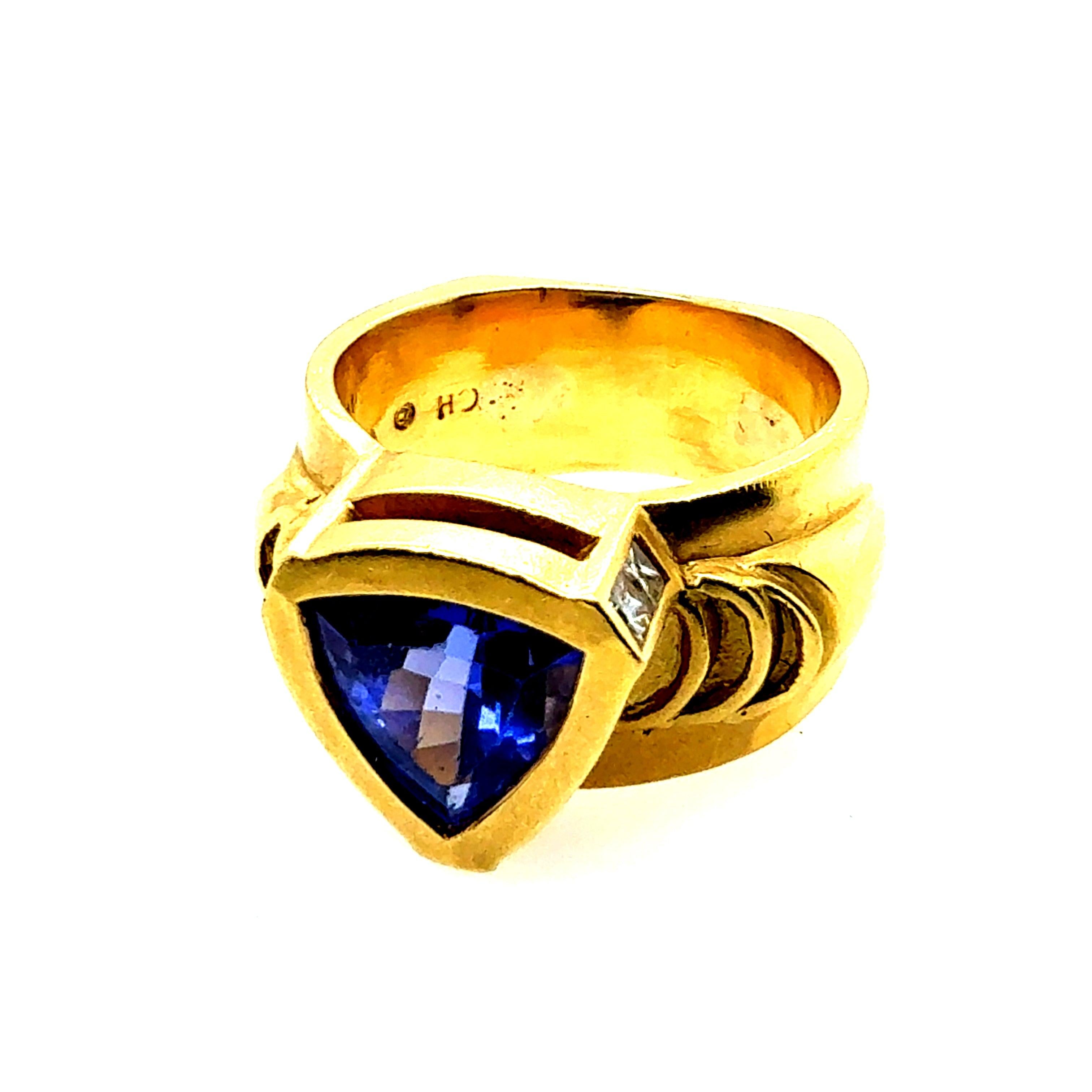 Women's Retro Gold 2.5 Carat Natural Tanzanite & Diamond Statement Ring Circa 1980 For Sale