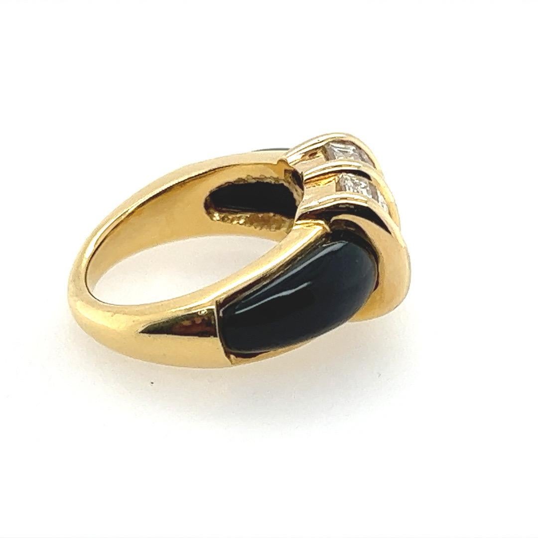 Retro Gold 2.50 Carat Natural Baguette Diamond & Onyx Cocktail Ring Circa 1960 In Good Condition For Sale In Los Angeles, CA