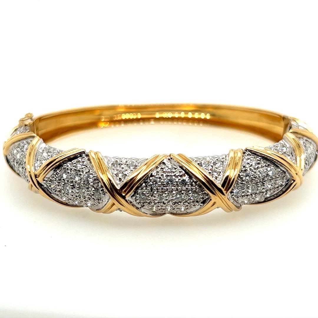 Bracelet jonc rétro en or avec diamants ronds incolores naturels de 2,50 carats, c. 1960 en vente 3