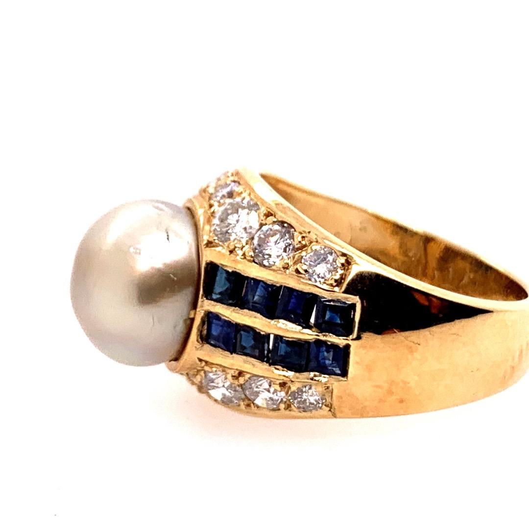 Bague cocktail rétro en or avec diamants naturels de 2,50 carats, saphirs et perles, vers 1950 en vente 2