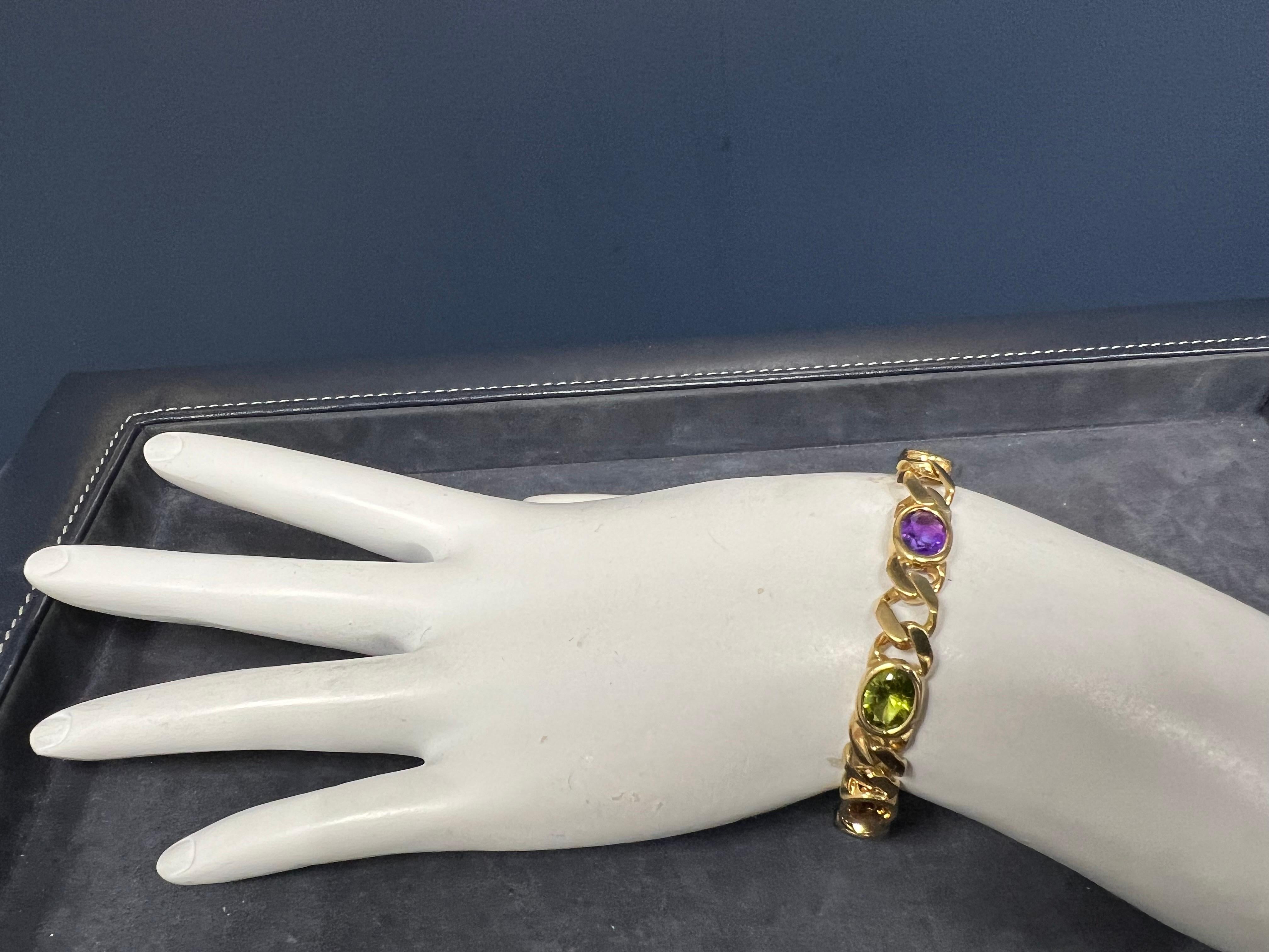 Rétro Ensemble collier et bracelet rétro en or 26 carats avec pierres précieuses ovales 88 grammes, c. 1980 en vente
