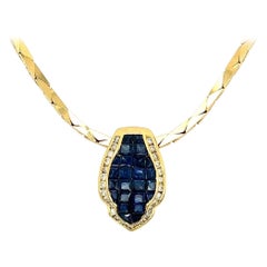 Colgante de oro retro de 2,92 quilates de zafiro azul natural y diamante redondo Circa 1960