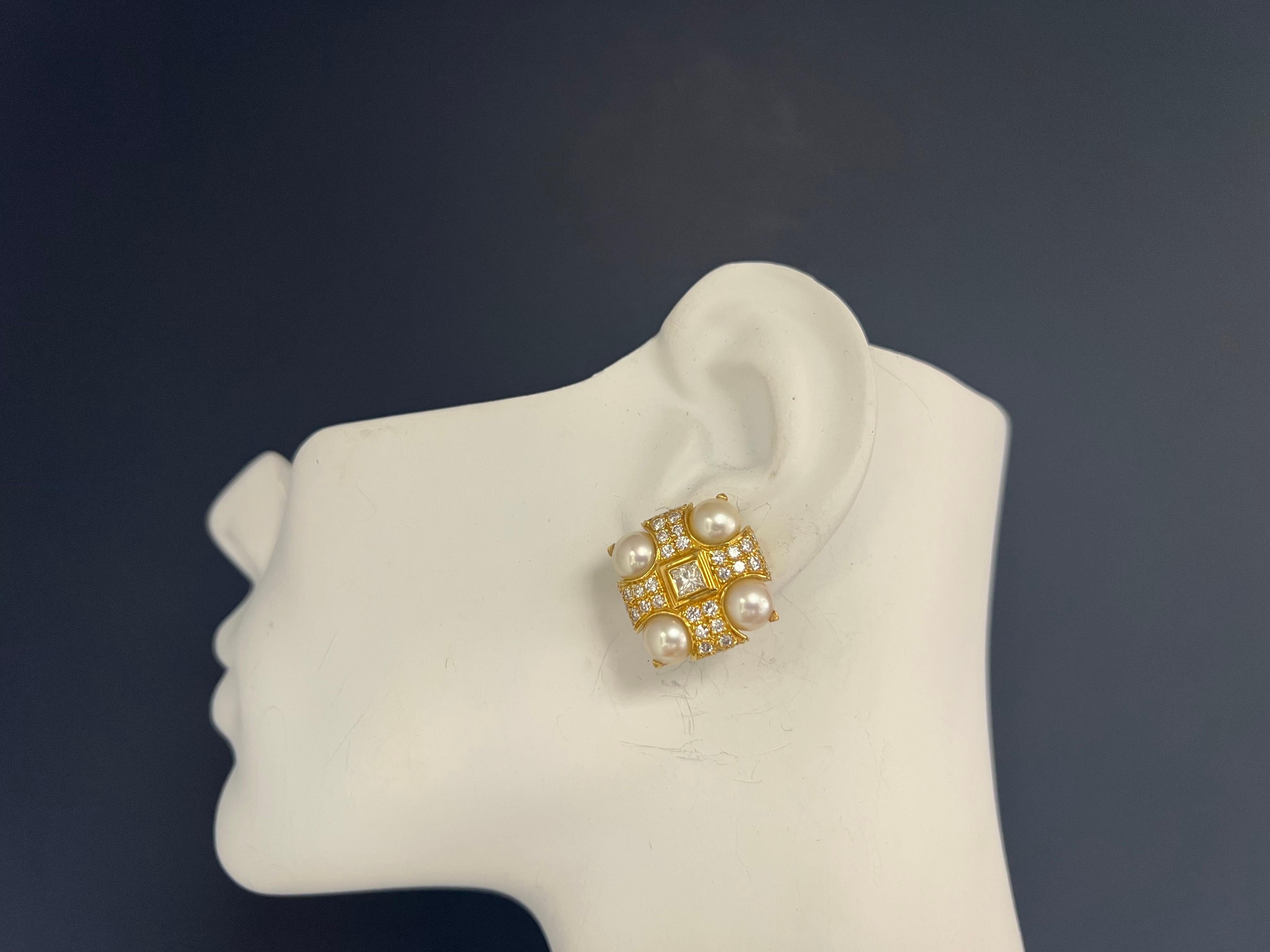 Retro Gold 3 Carat Natural Colorless Diamond and Akoya Pearl Earrings Circa 1980 For Sale 5
