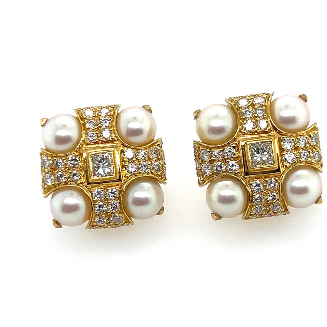Women's Retro Gold 3 Carat Natural Colorless Diamond and Akoya Pearl Earrings Circa 1980 For Sale