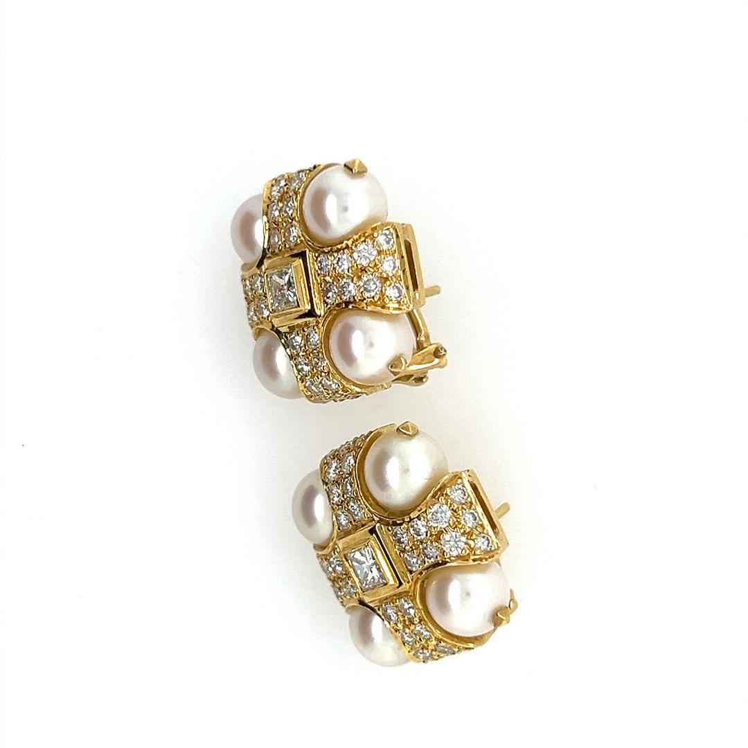 Retro Gold 3 Carat Natural Colorless Diamond and Akoya Pearl Earrings Circa 1980 For Sale 3