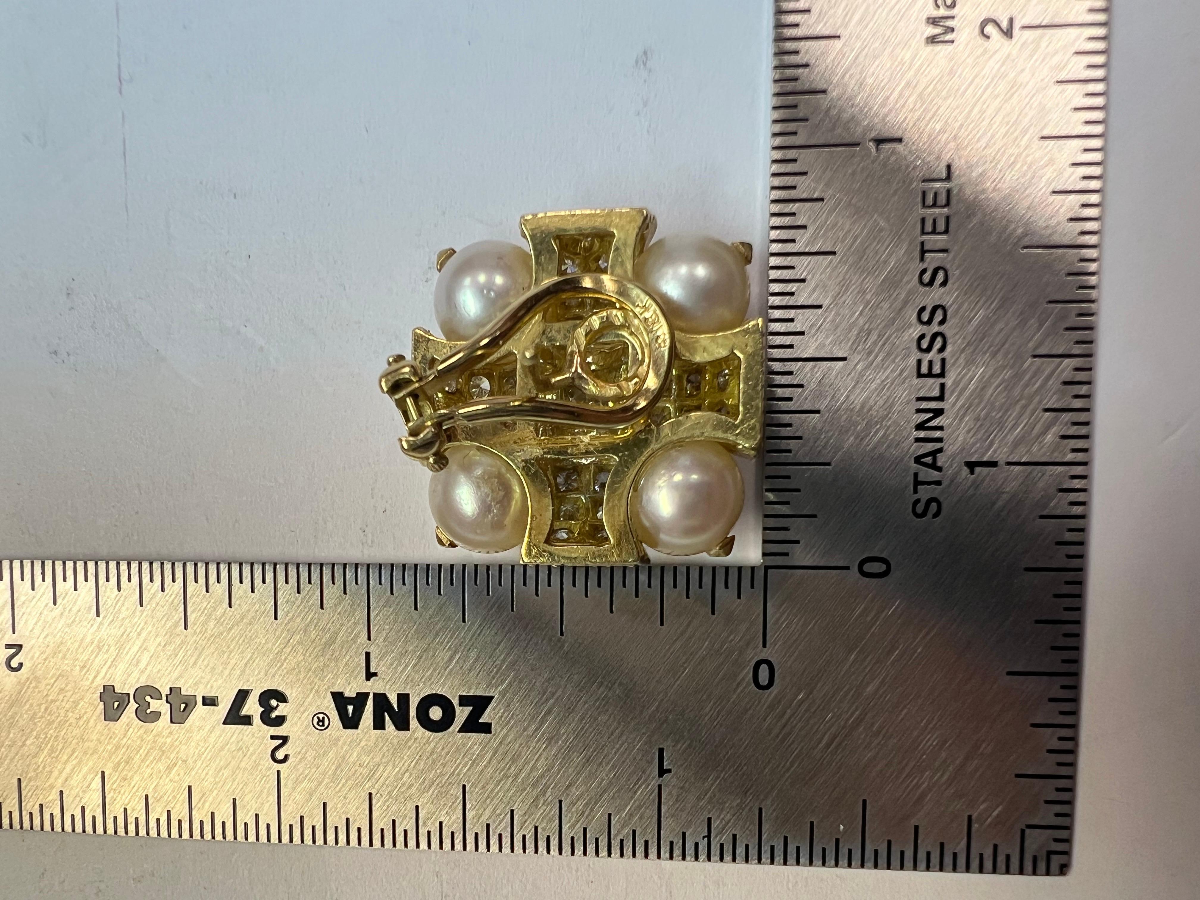 Retro Gold 3 Karat natürlicher farbloser Diamant und Akoya-Perlen-Ohrringe Circa 1980 im Angebot 4