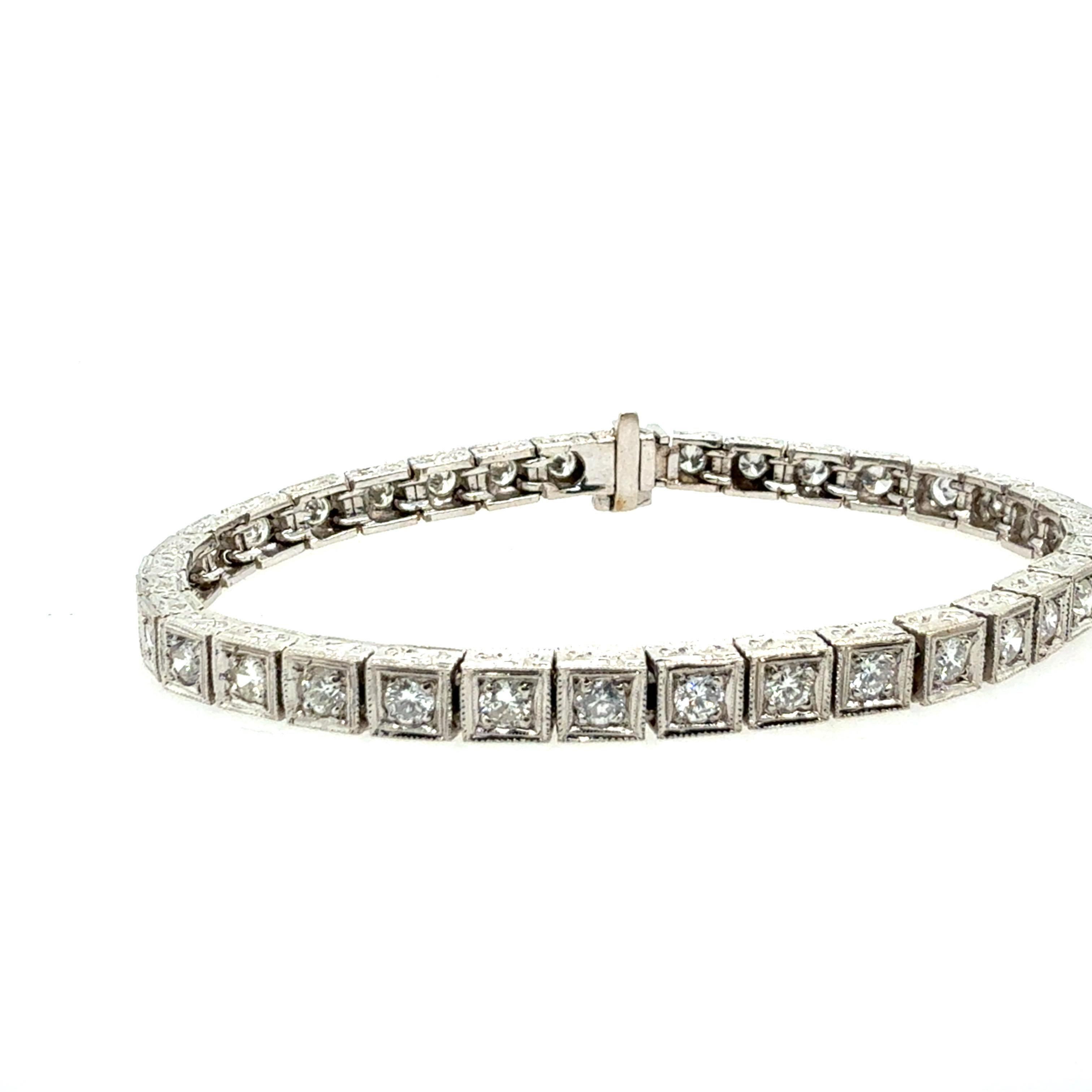 Retro Bracelet en or 3.25 Carat Natural Colorless Diamond Engraved Box 1990 Bon état - En vente à Los Angeles, CA