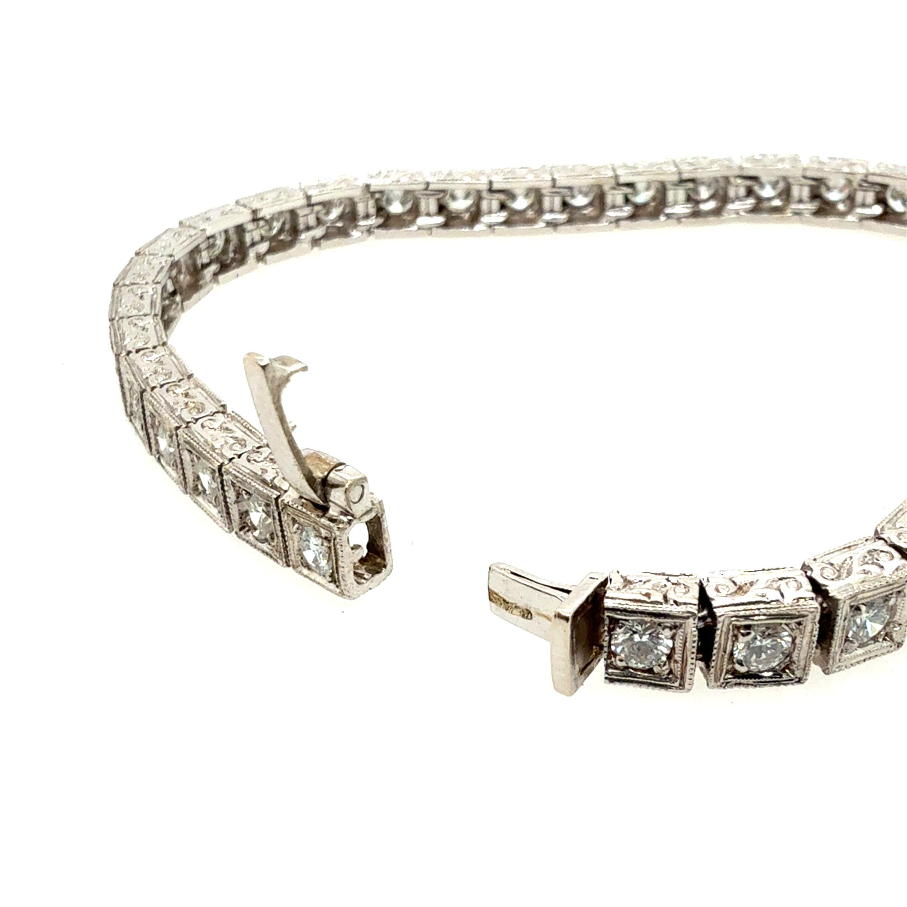 Retro Bracelet en or 3.25 Carat Natural Colorless Diamond Engraved Box 1990 Pour femmes en vente